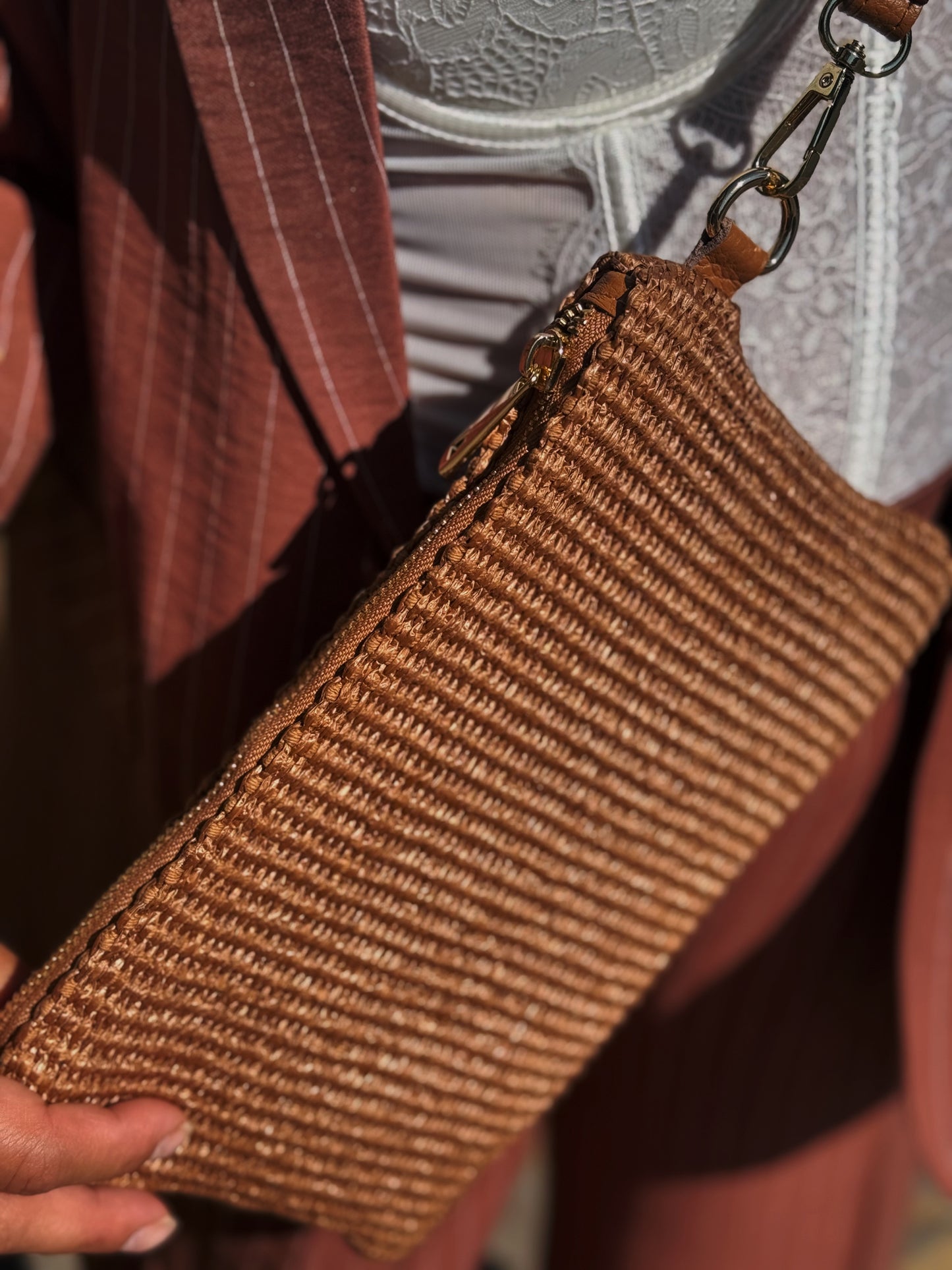 "POCHETTE CON TRACOLLA"