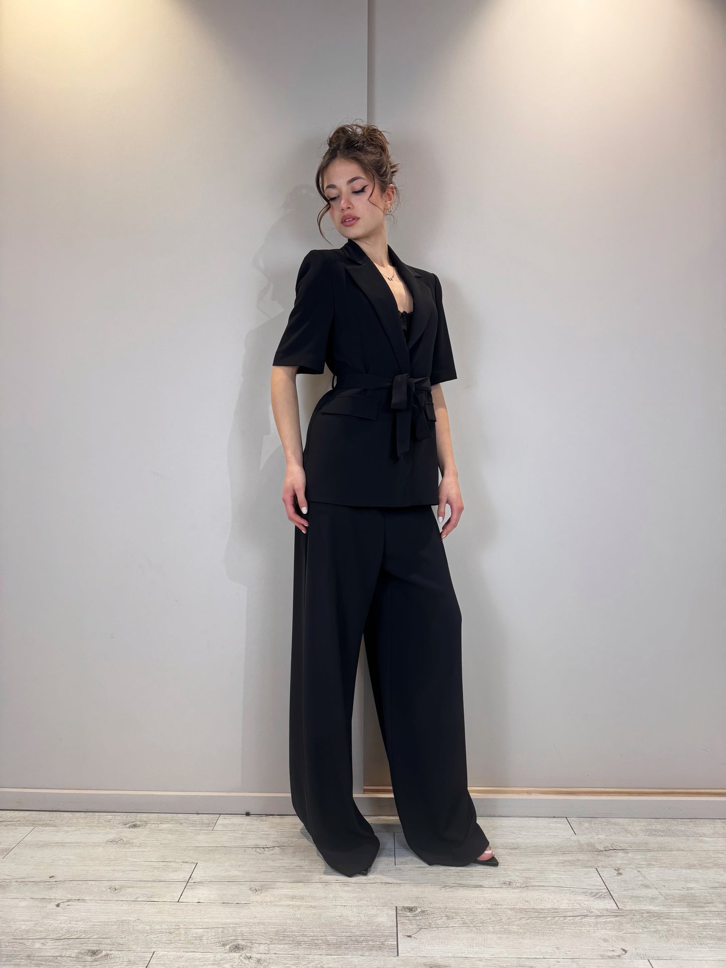 “PANTALONE PALAZZO” Kontatto