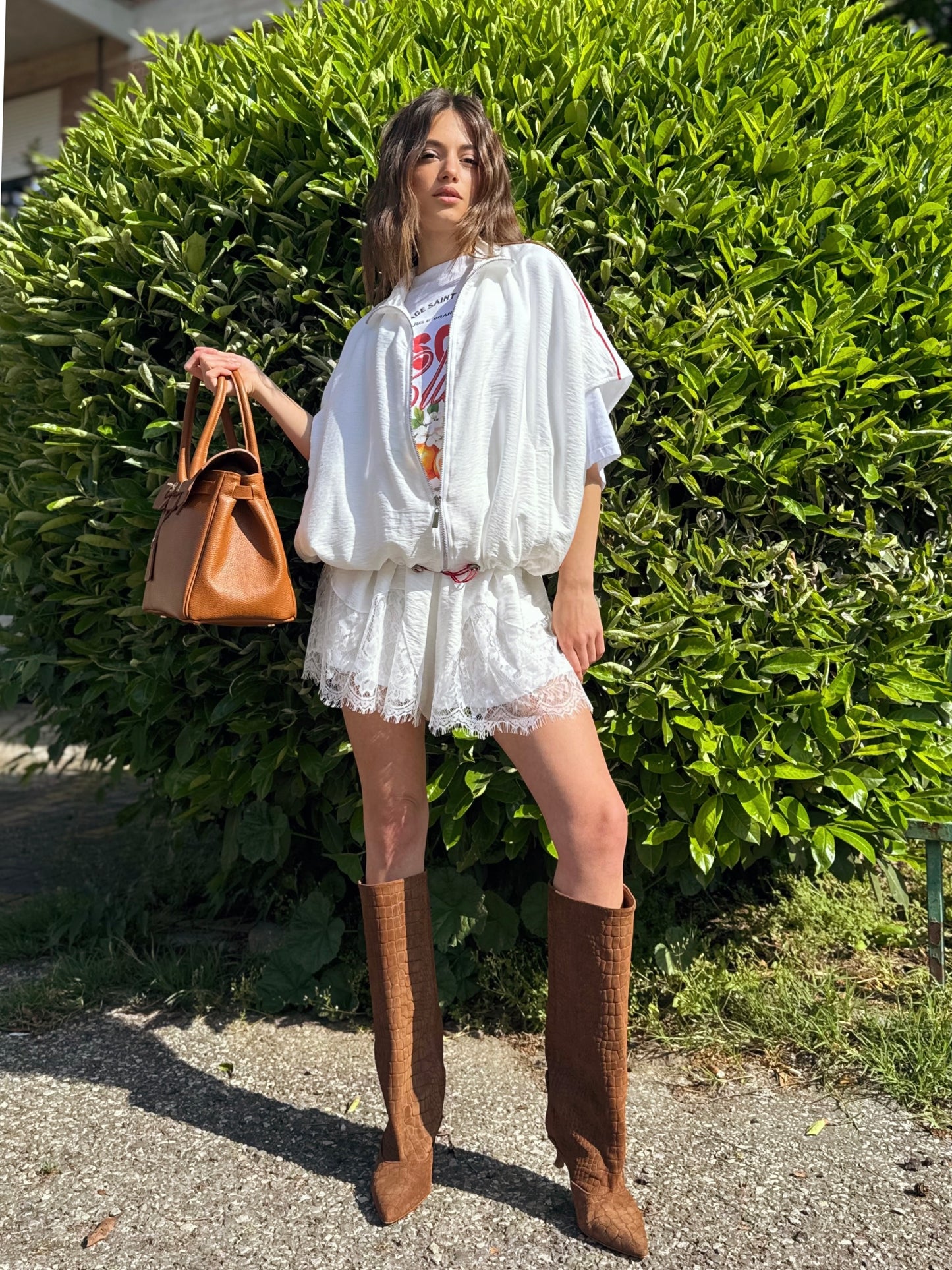 “SHORTS BORDO IN PIZZO” Have one