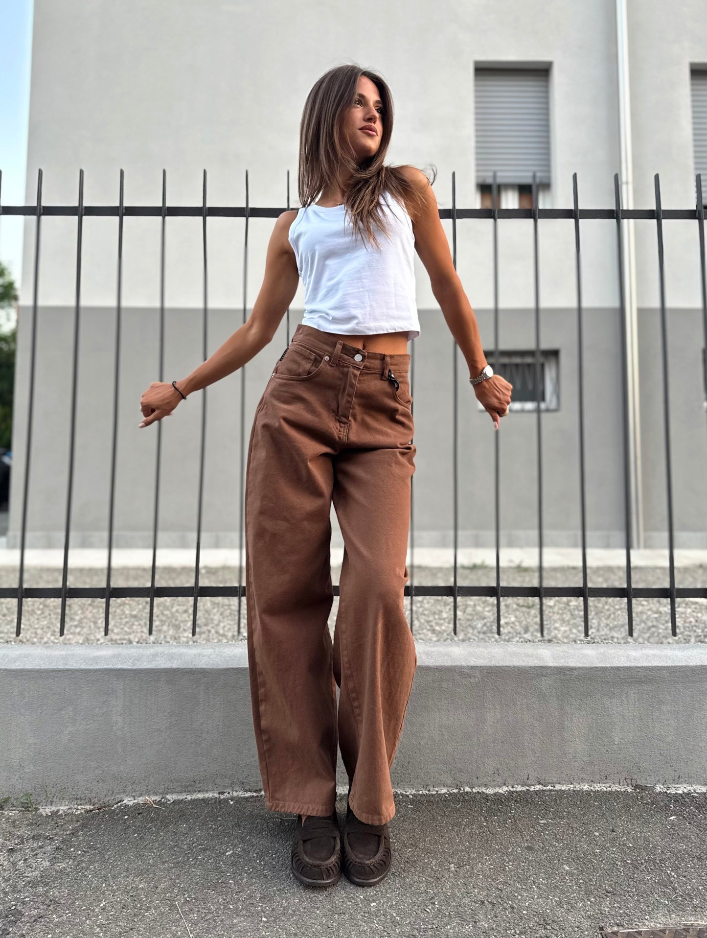“JEANS MODELLO BELLA TABACCO” Have one