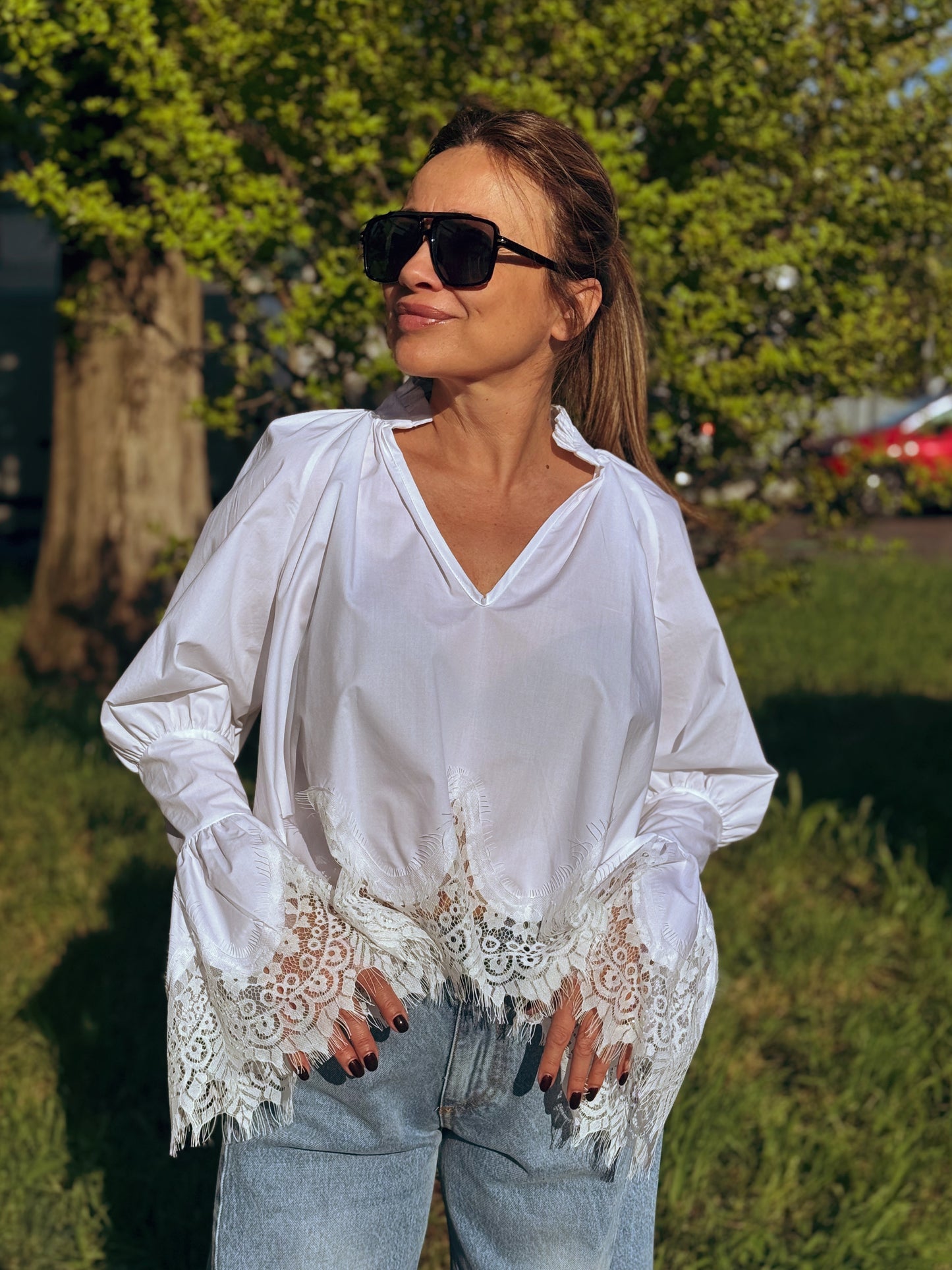 “CAMICIA SCOLLO V CON PIZZO” Have one