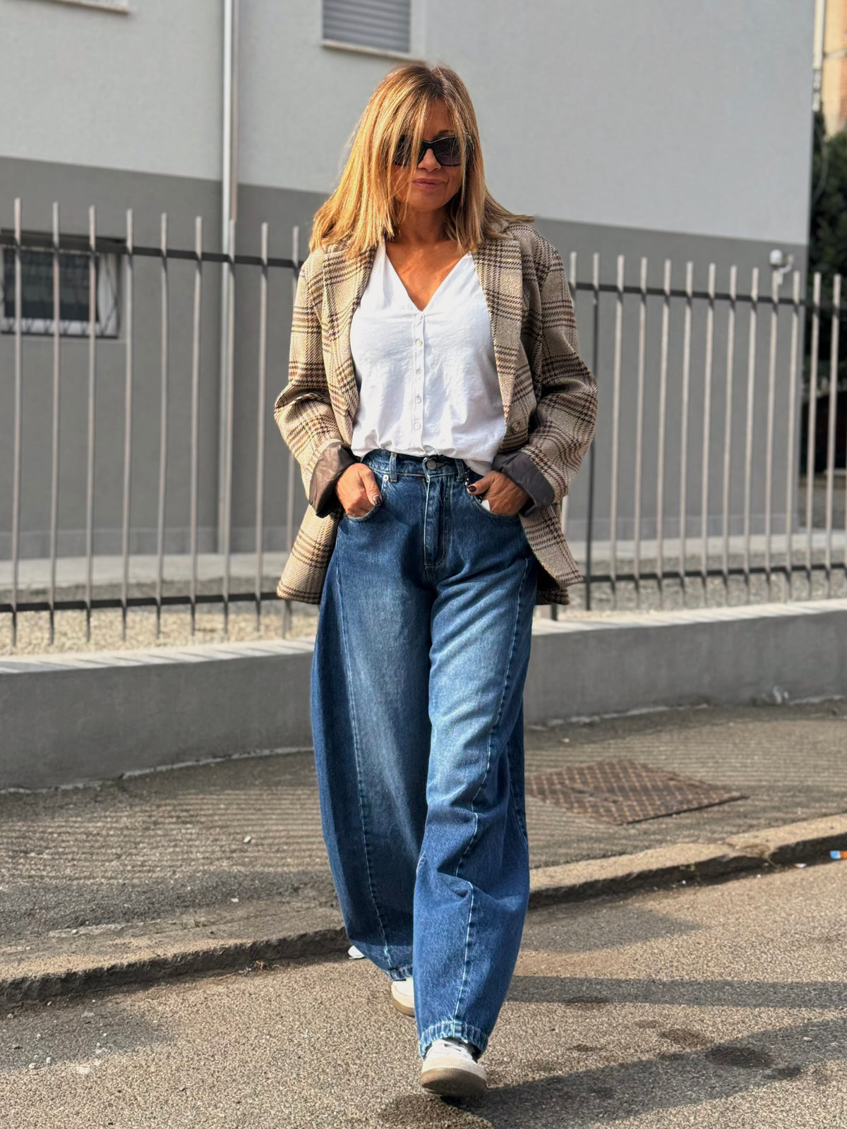 “JEANS MODELLO LUCY DENIM” Have one