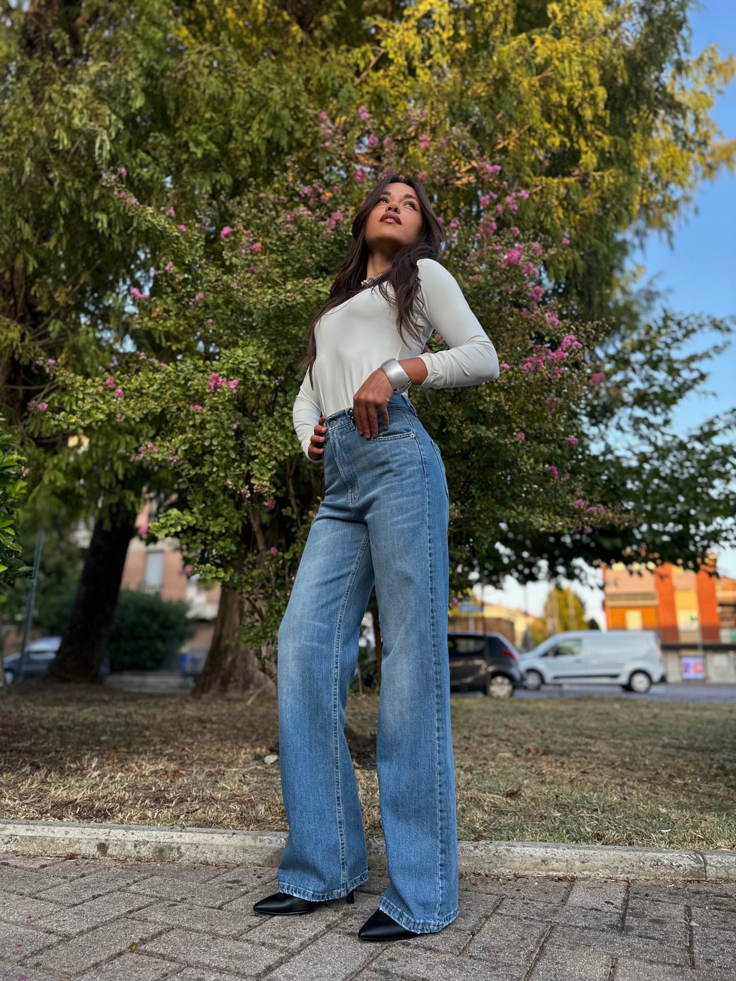 “JEANS MODELLO LONDON CHIARO” Have one