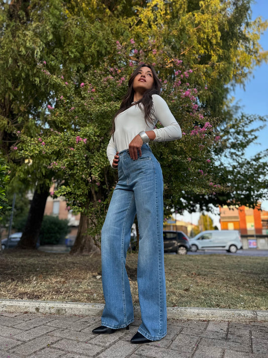 “JEANS MODELLO LONDON CHIARO” Have one