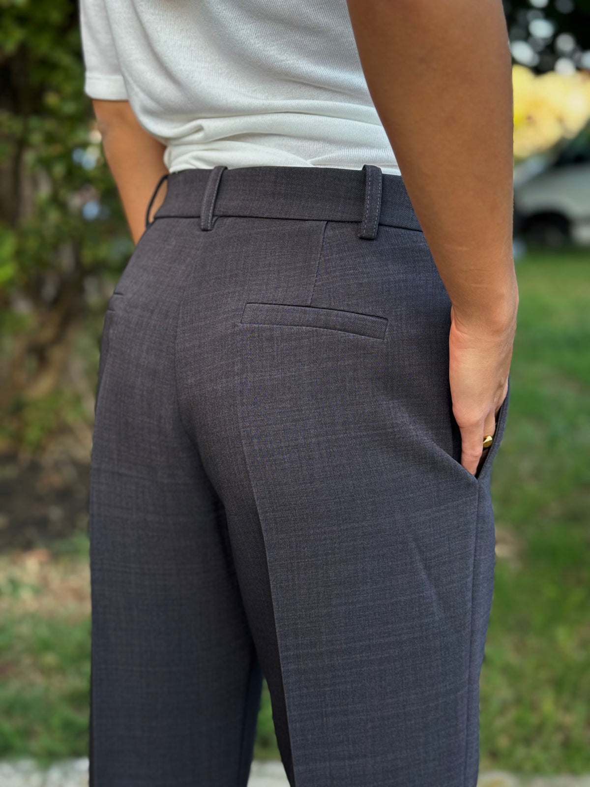 “PANTALONE SIGARETTA” Kontatto