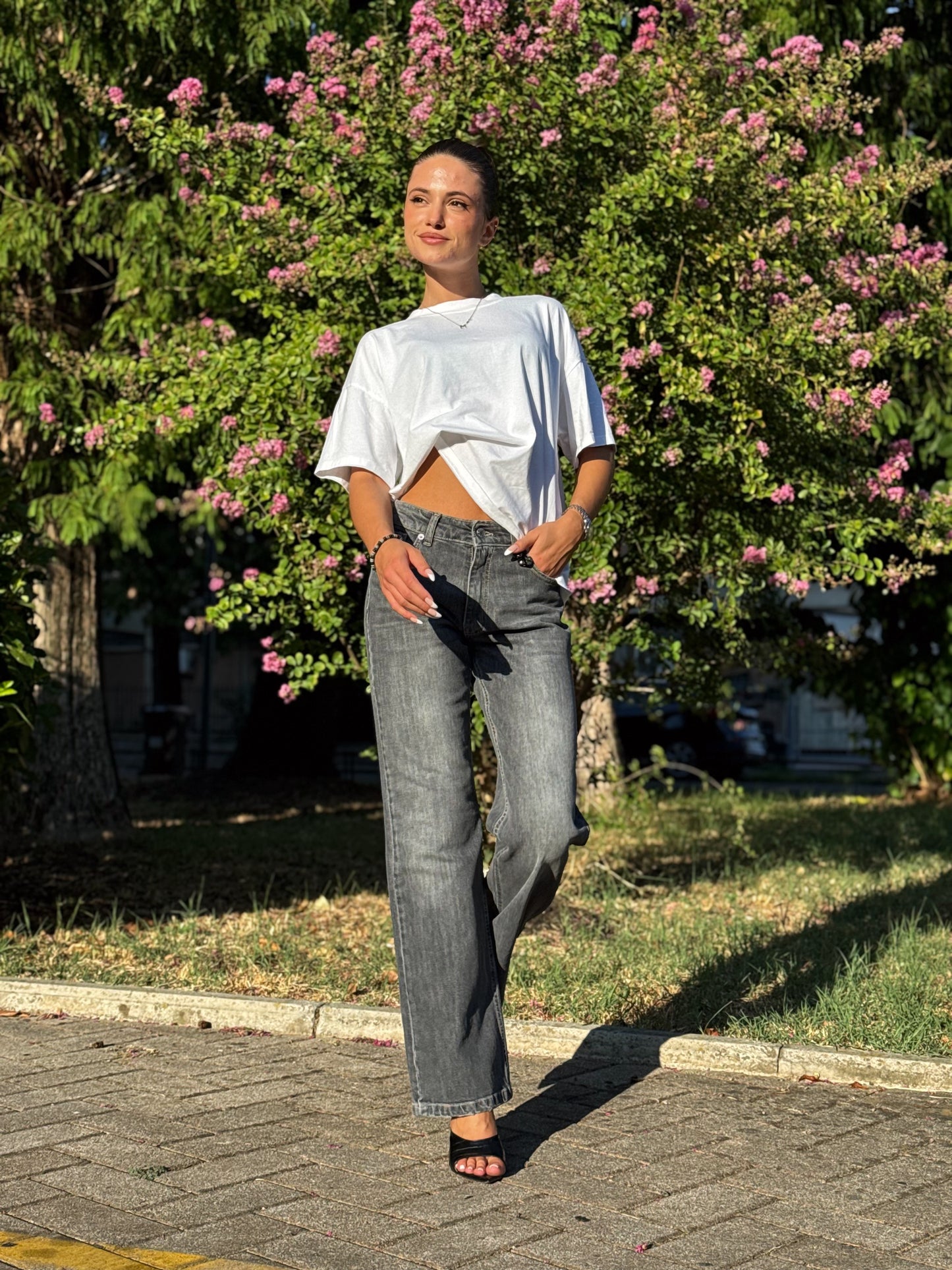 “JEANS MODELLO BENNY GREY” Have one