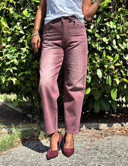 “JEANS MODELLO LOUIS DENIM BORDEAUX” have one.