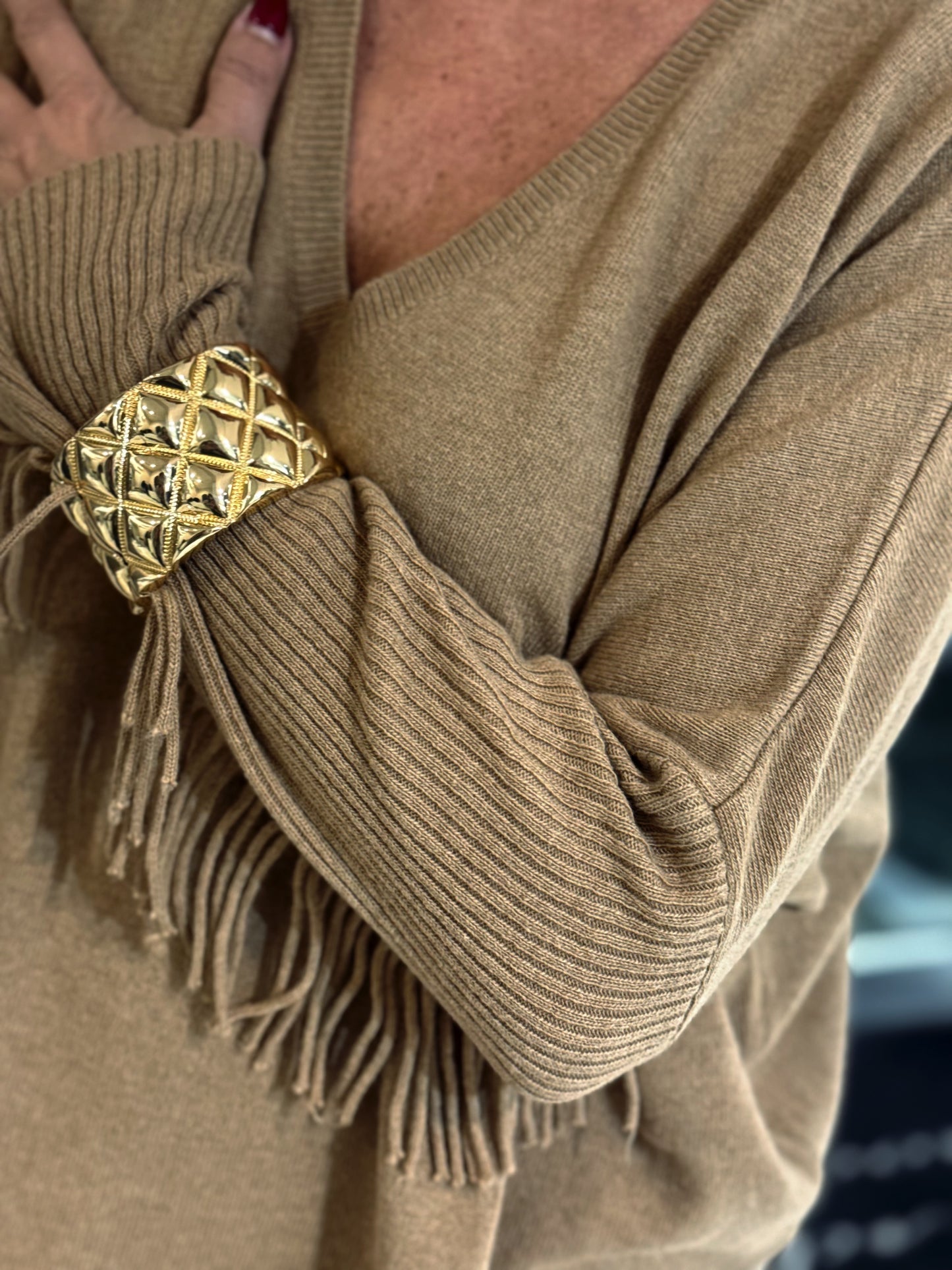 “MAGLIA SCOLLO A V” Kontatto