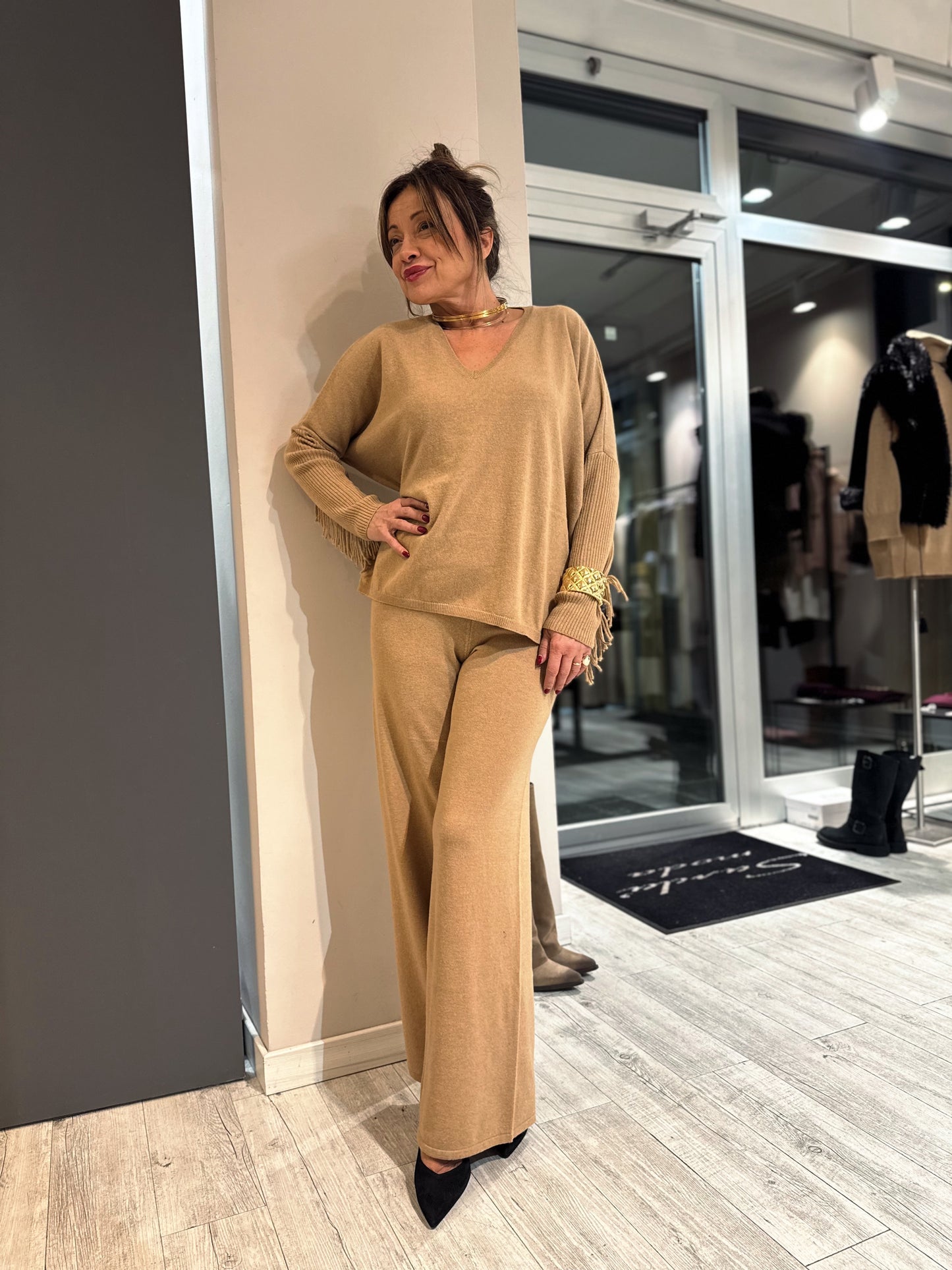 “PANTALONE IN MAGLIA” Kontatto