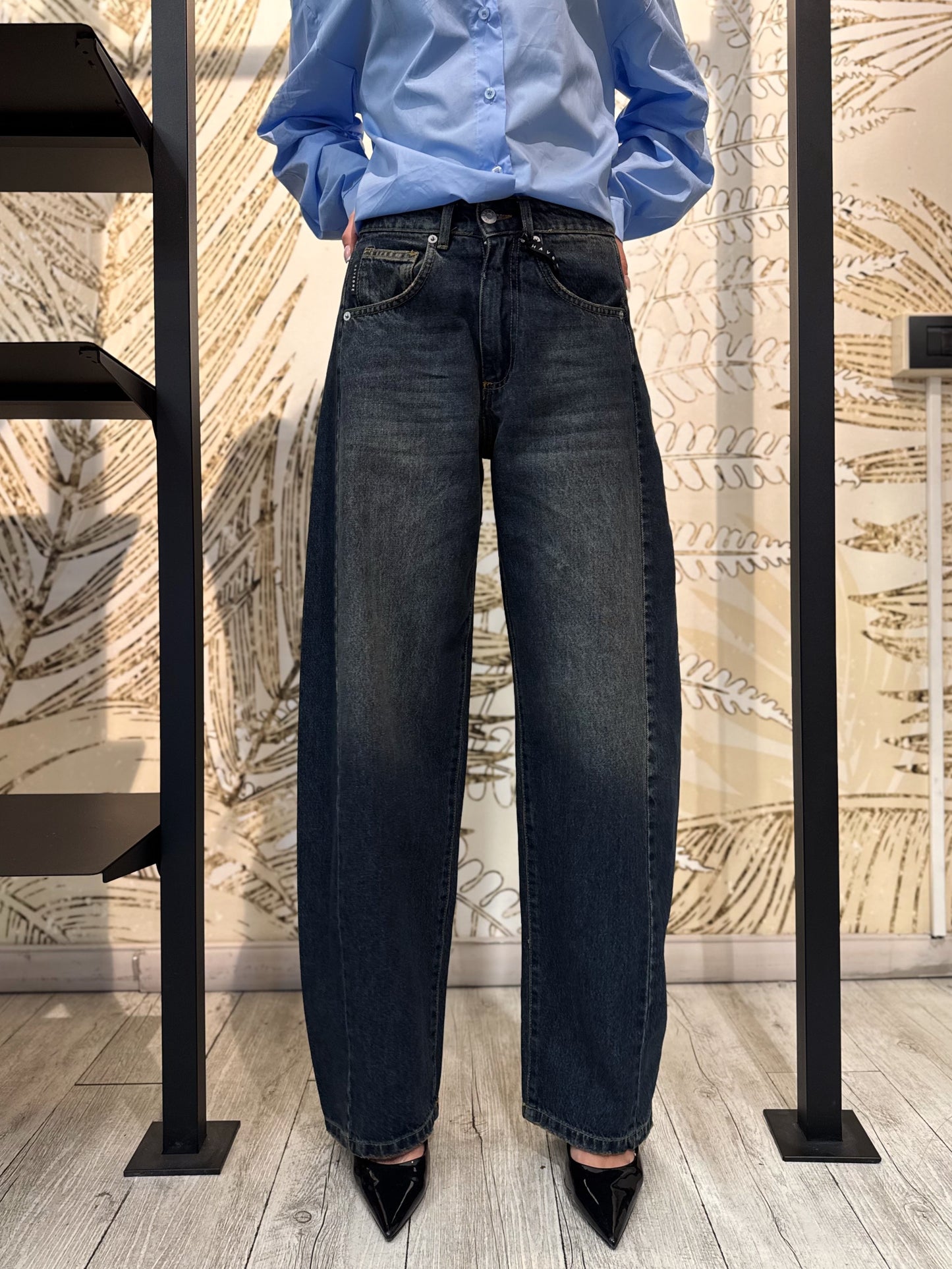 “JEANS MODELLO LUCY” Have one