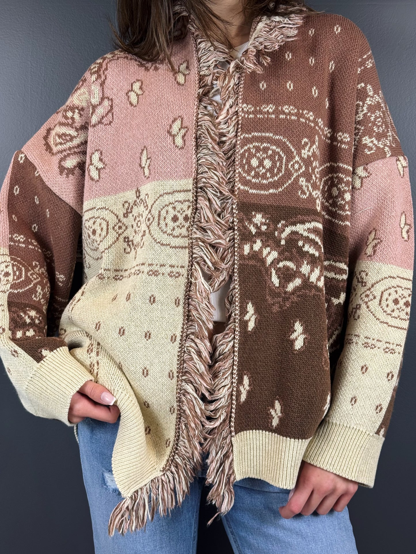 “CARDIGAN JACQUARD” Kontatto
