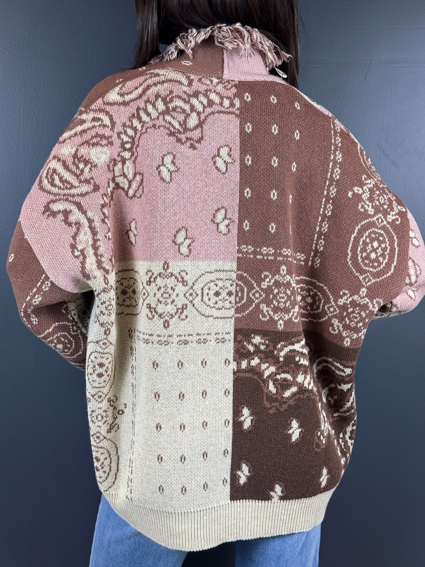 “CARDIGAN JACQUARD” Kontatto