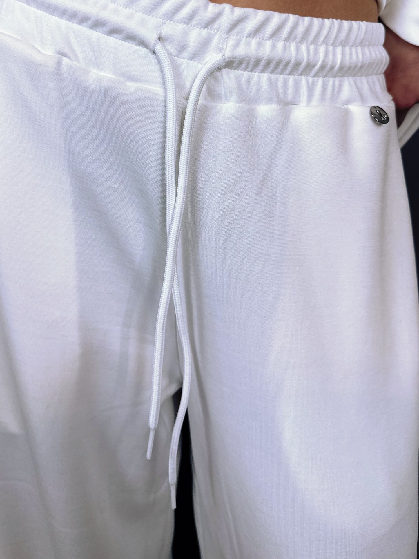 “PANTALONE TUTA” Kontatto