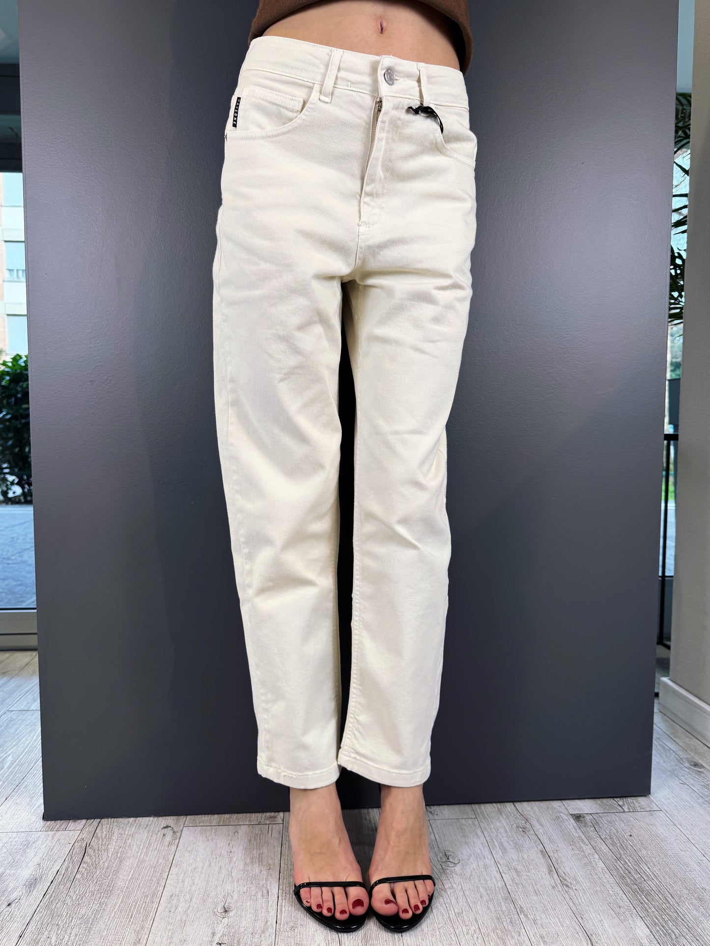 “JEANS MODELLO LOUIS” have one