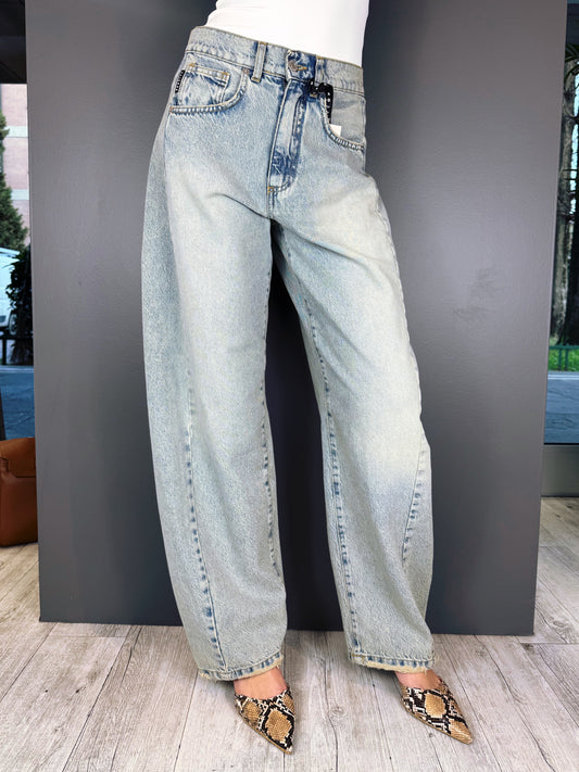 “JEANS MODELLO LUCY” Have one