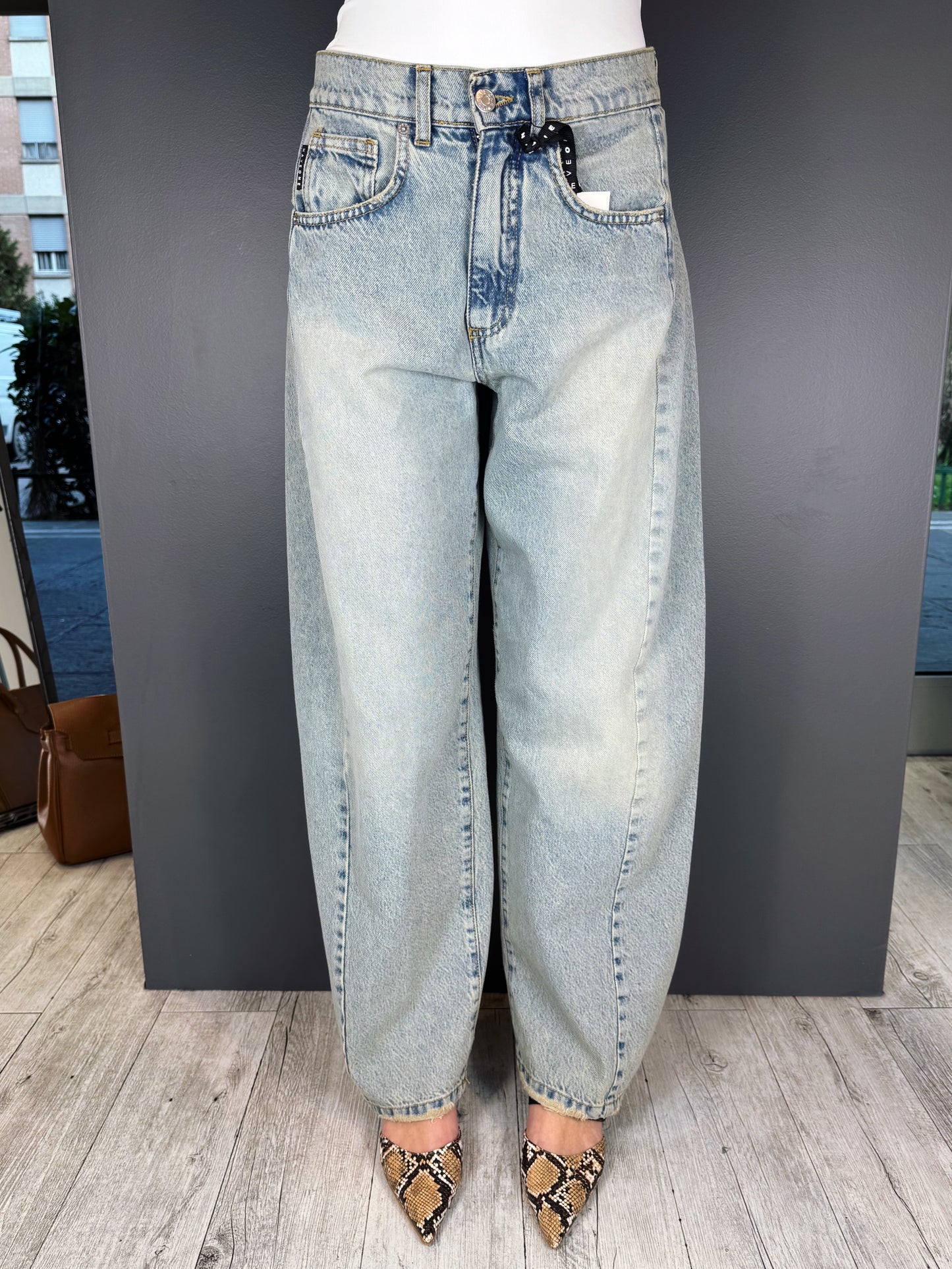 “JEANS MODELLO LUCY” Have one