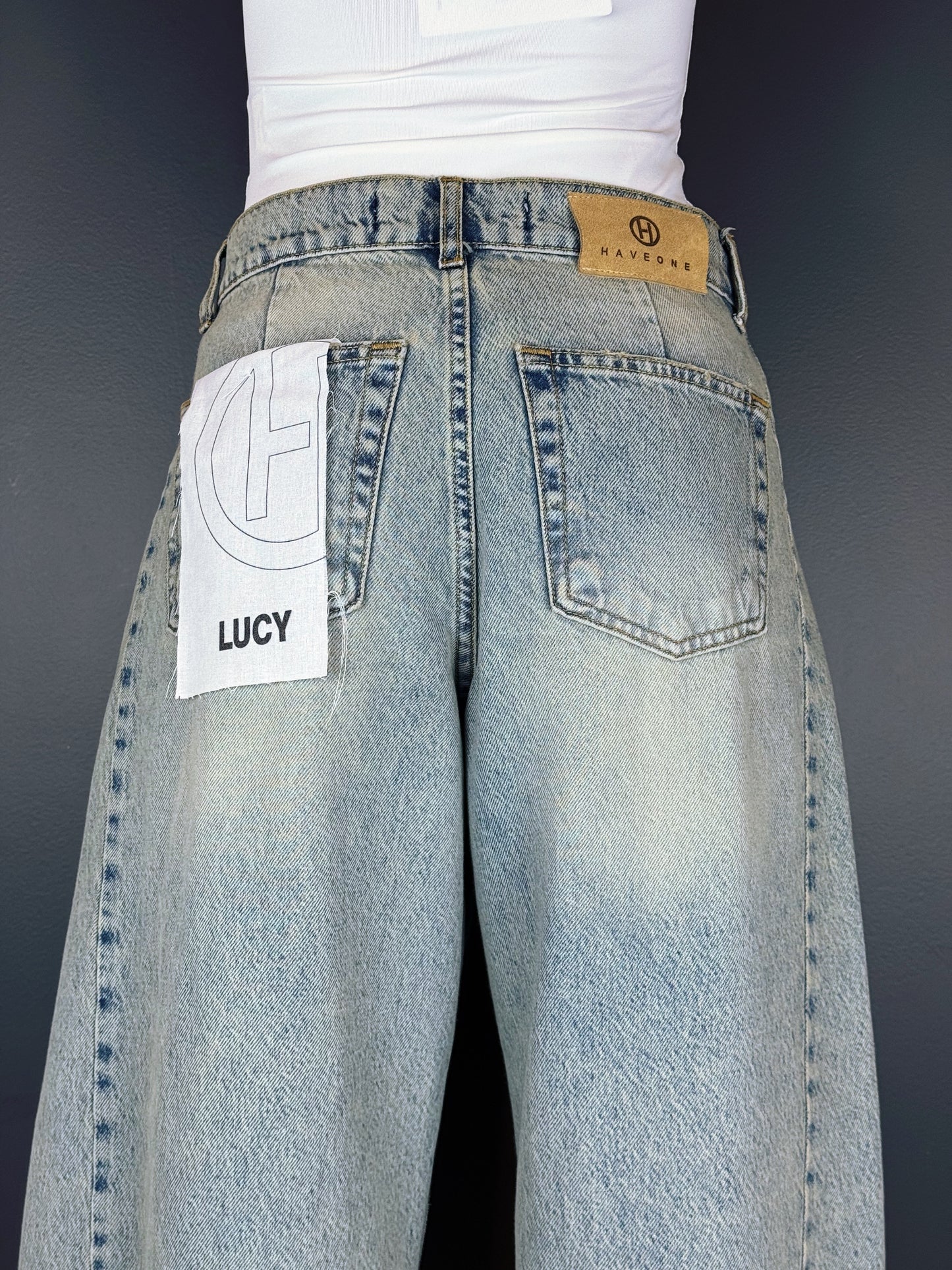 “JEANS MODELLO LUCY” Have one