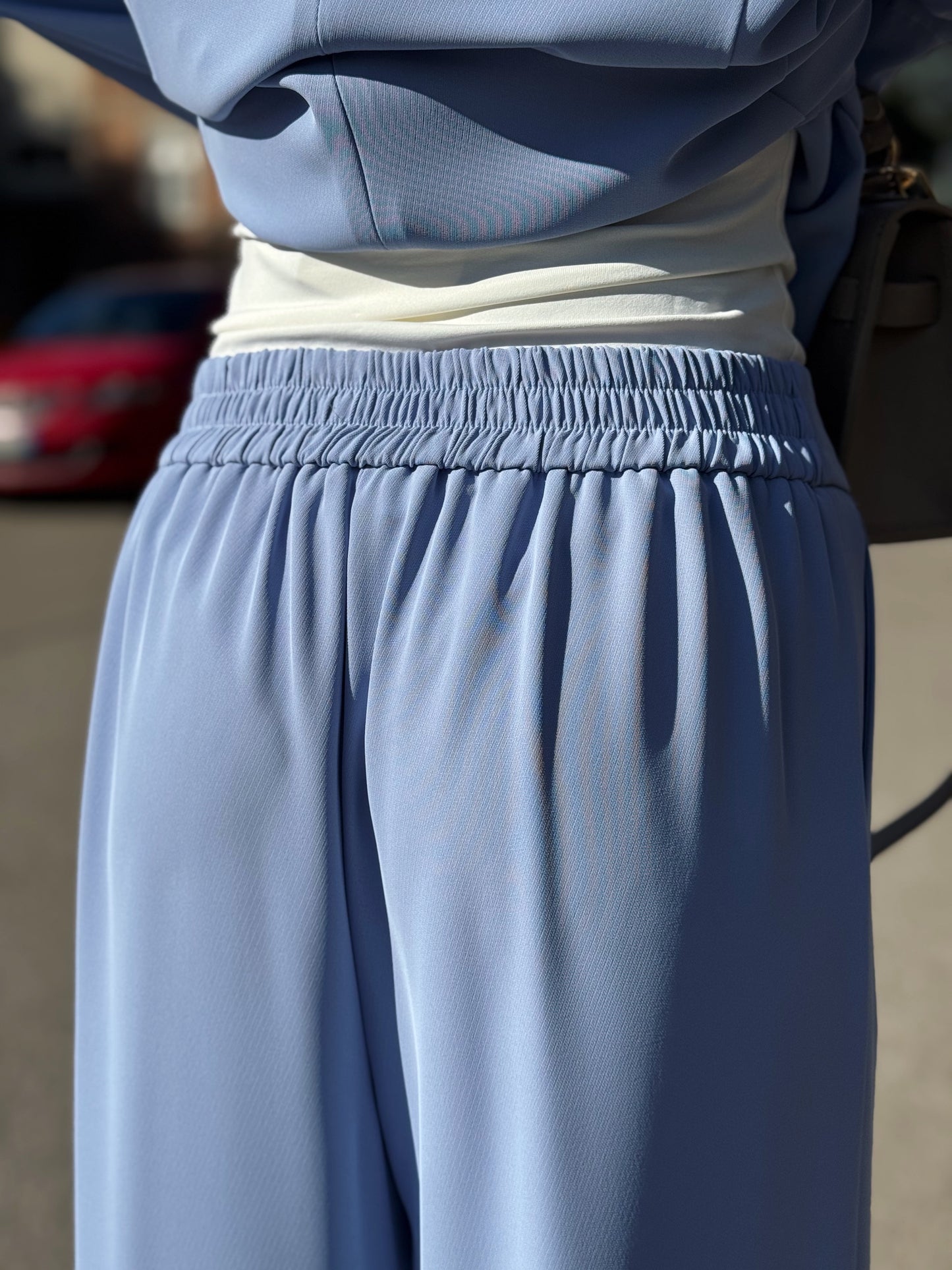 “TAILLEUR TESSUTO FLUIDO” Kontatto