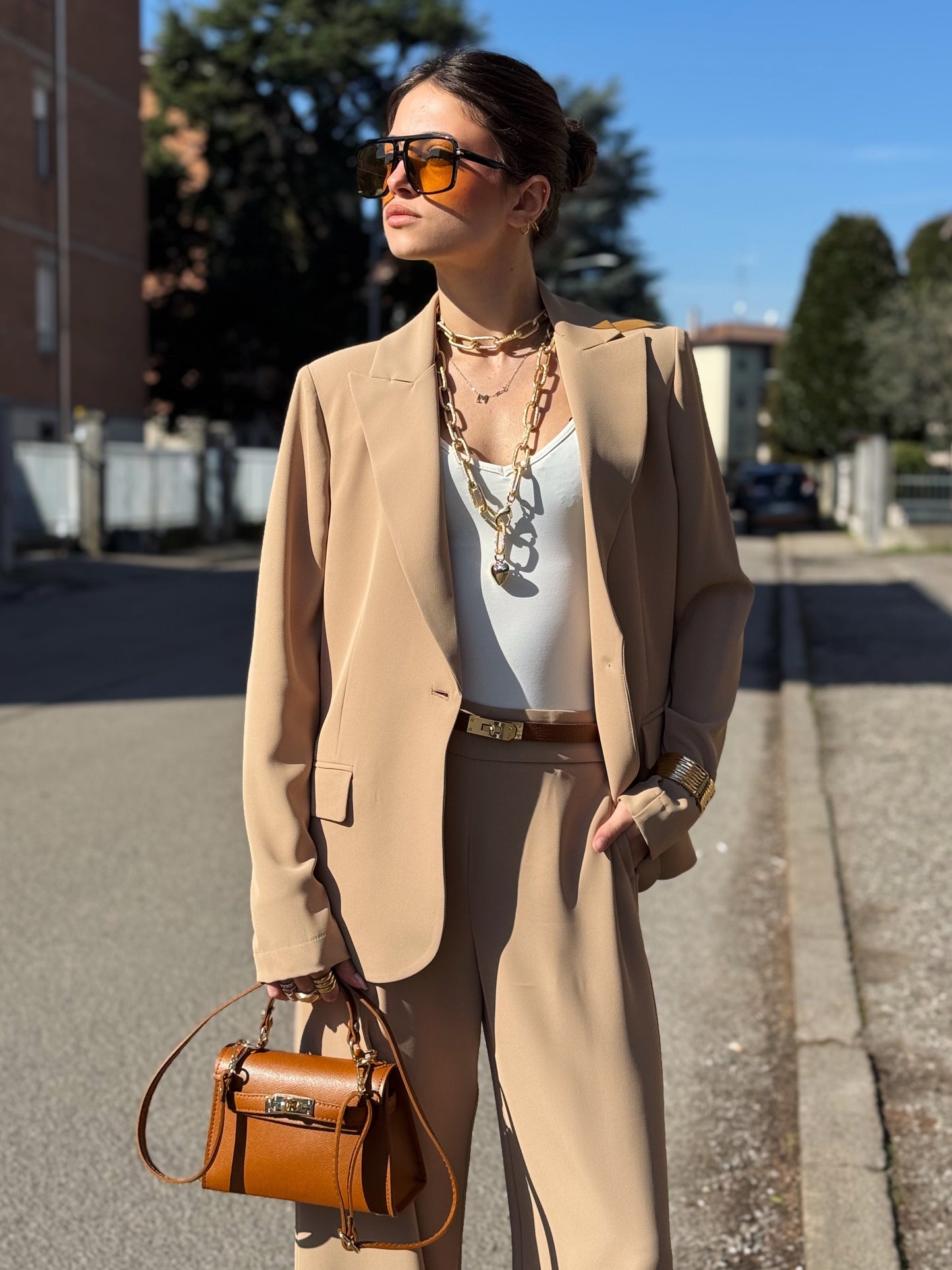 “TAILLEUR TESSUTO FLUIDO” Kontatto