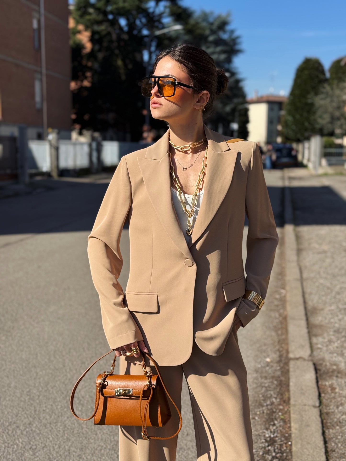 “TAILLEUR TESSUTO FLUIDO” Kontatto