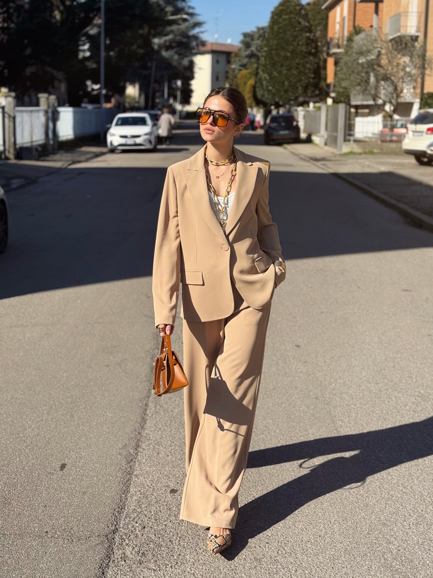 “TAILLEUR TESSUTO FLUIDO” Kontatto