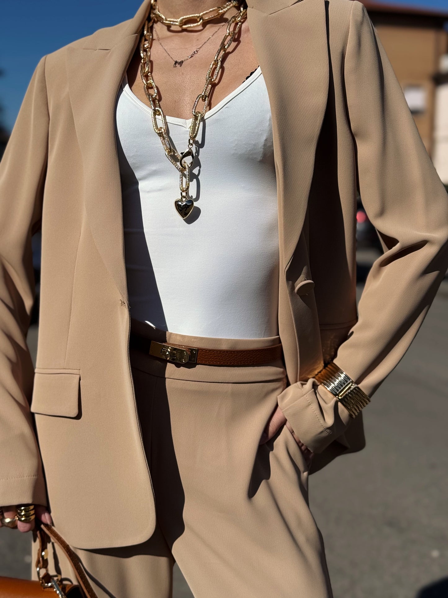 “TAILLEUR TESSUTO FLUIDO” Kontatto