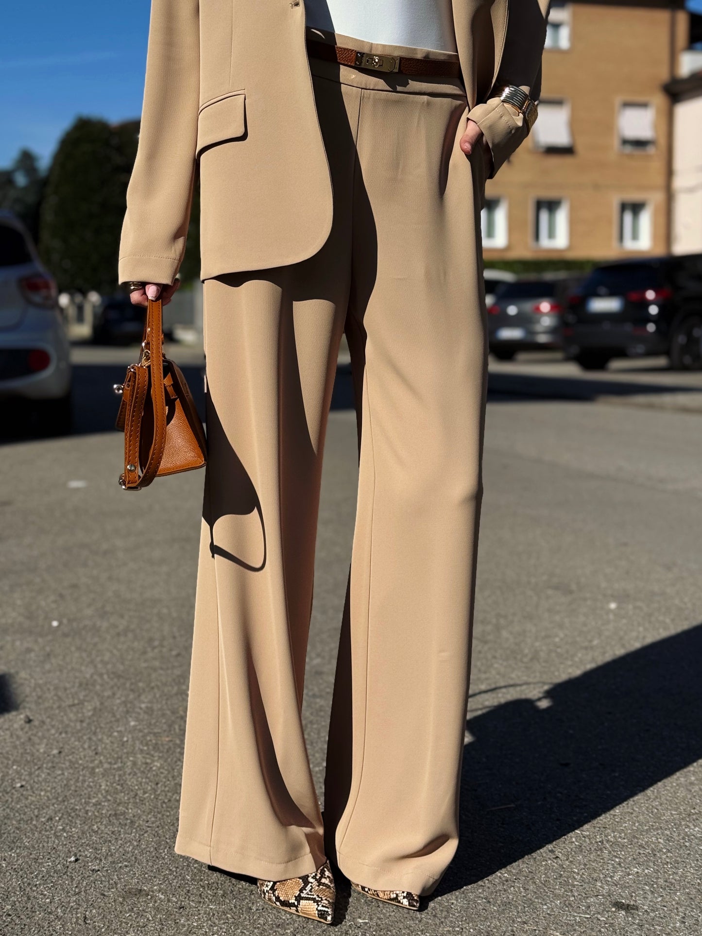 “TAILLEUR TESSUTO FLUIDO” Kontatto