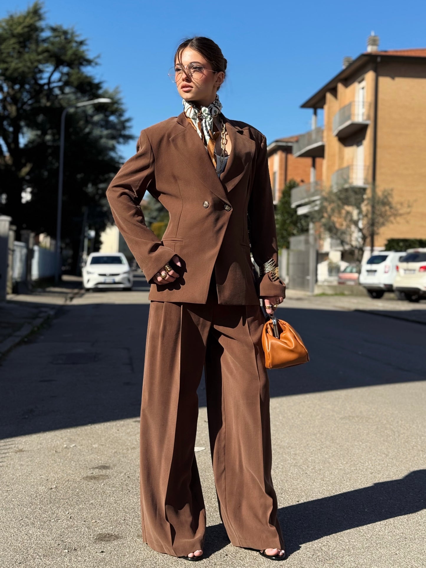 “PANTALONE FOULARD” Kontatto