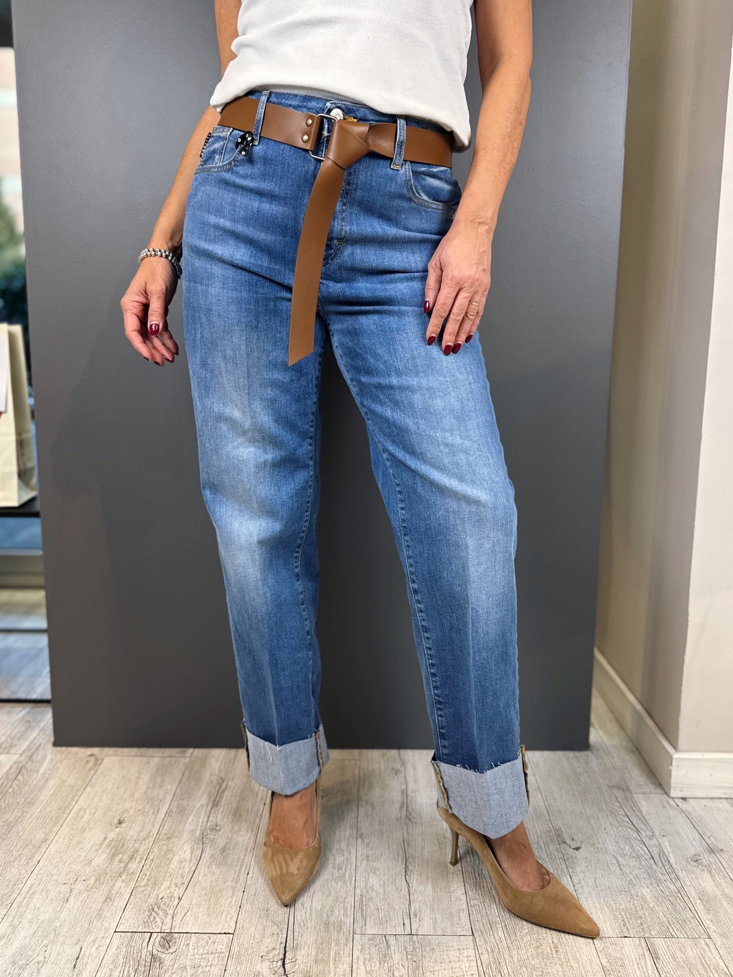 “JEANS MODELLO MANDY DENIM” Have one