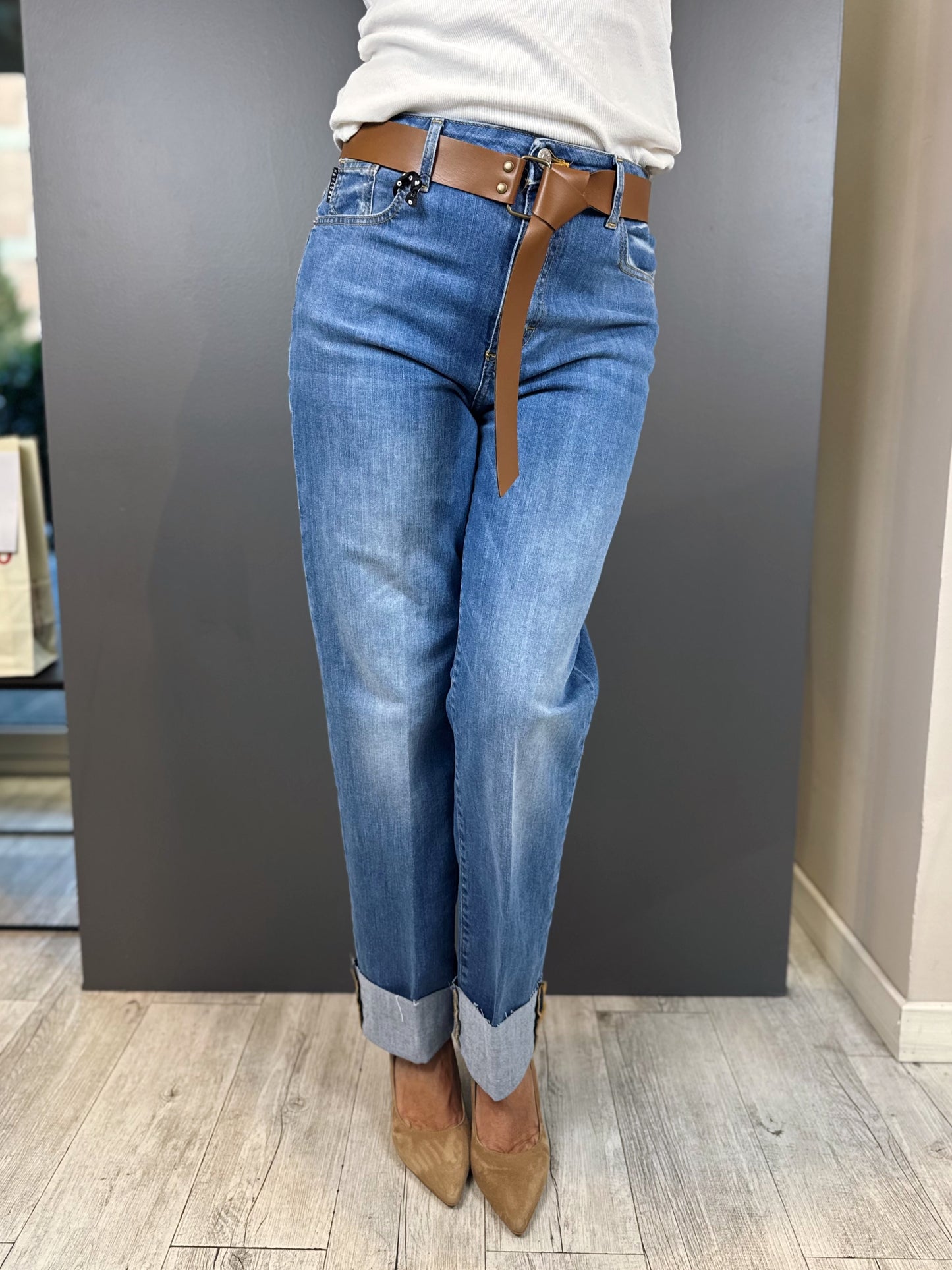 “JEANS MODELLO MANDY DENIM” Have one