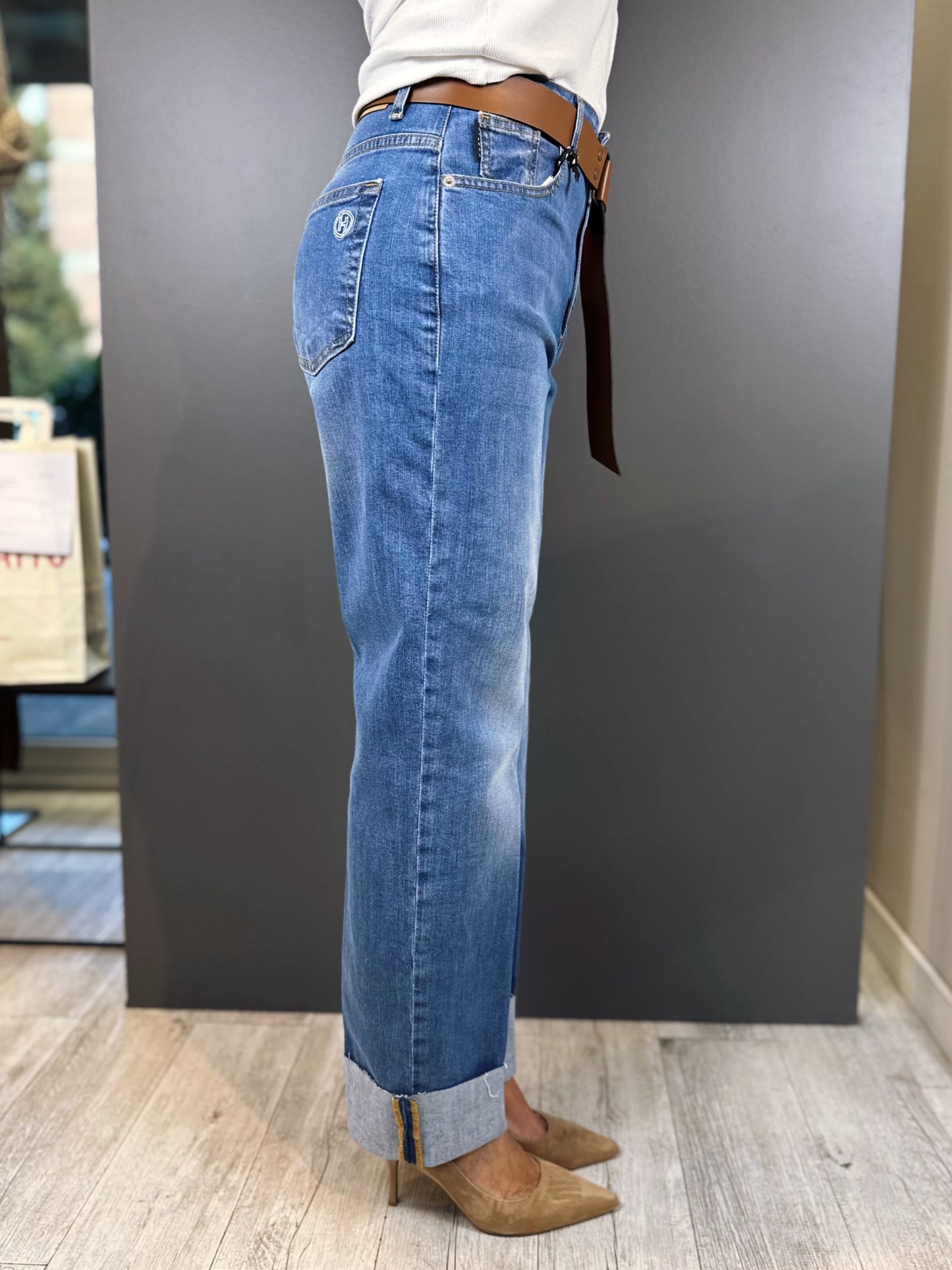 “JEANS MODELLO MANDY DENIM” Have one