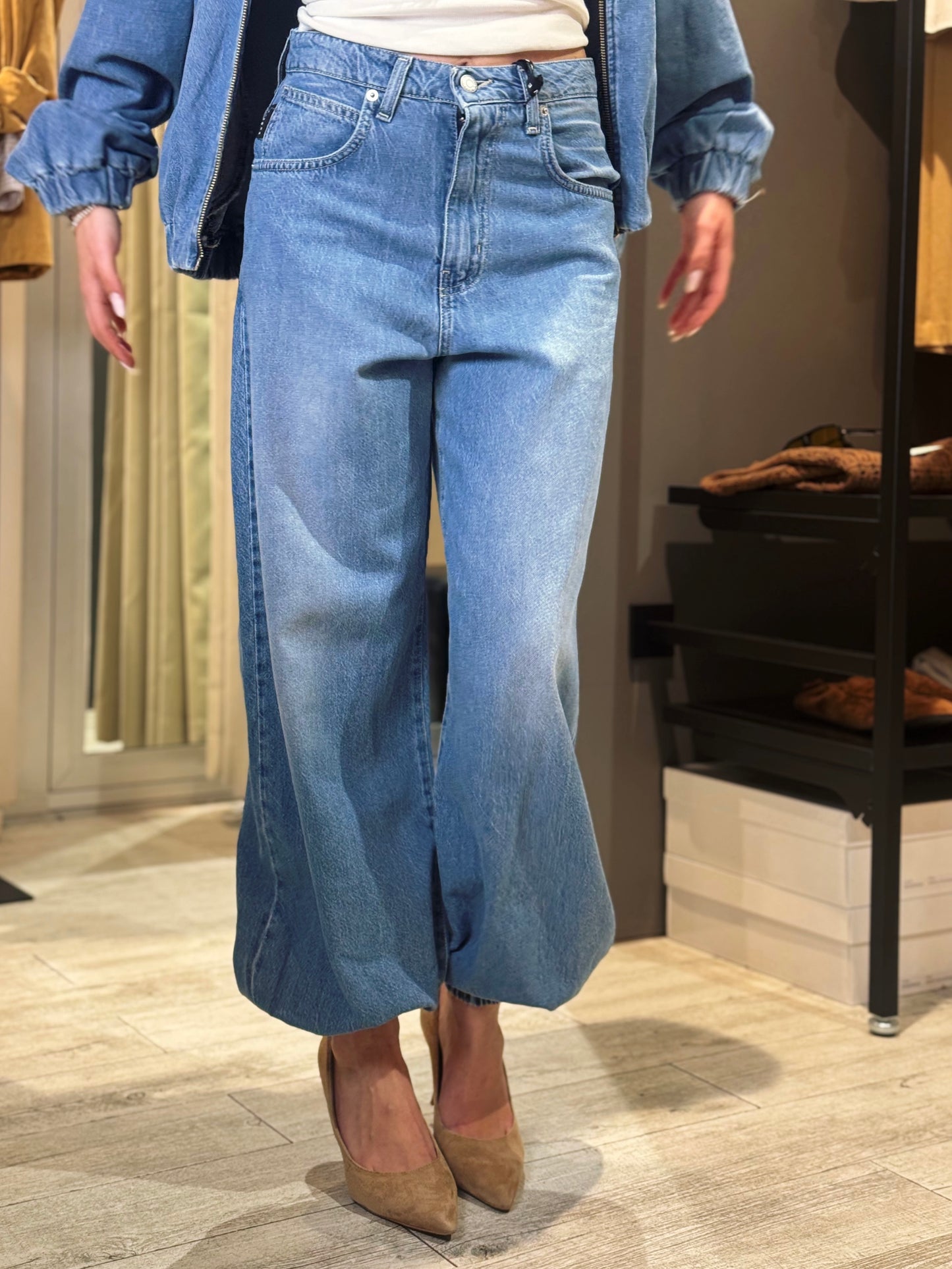 “JEANS JOG” Have one