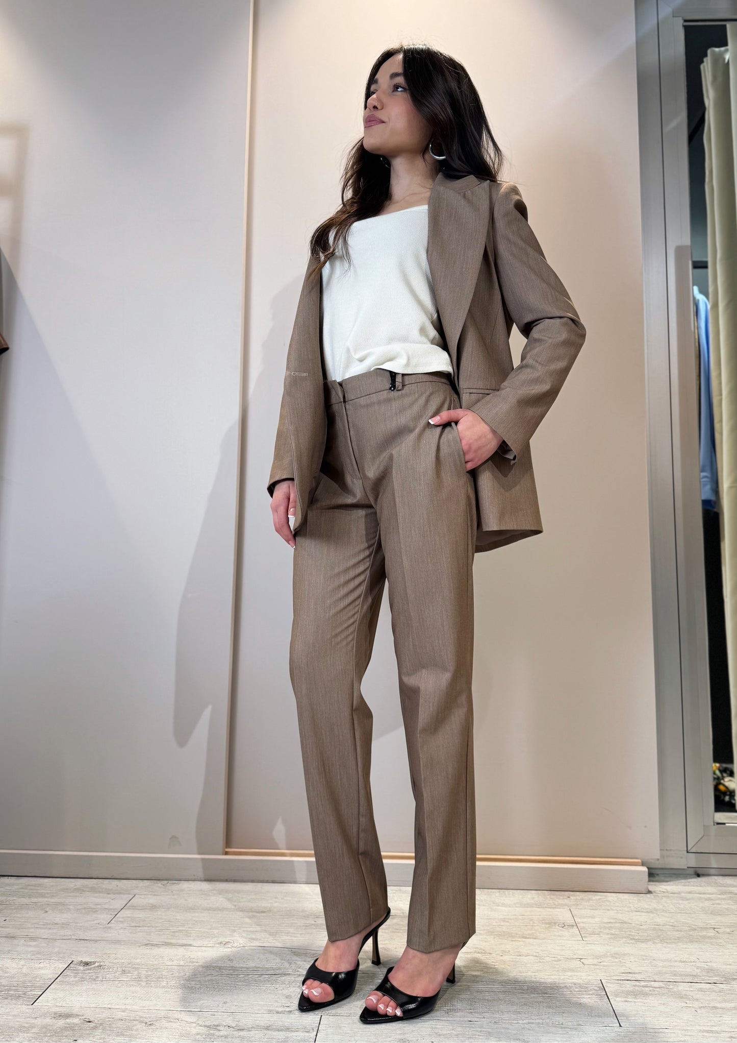 “PANTALONE SLIM” Have one