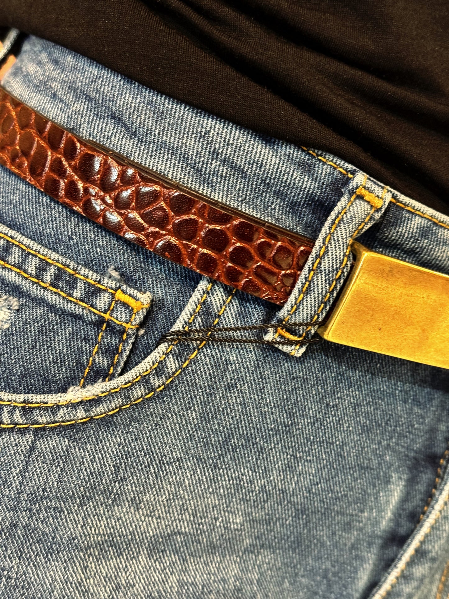 “CINTURA FIBBIA RETTANGOLARE” Susy mix