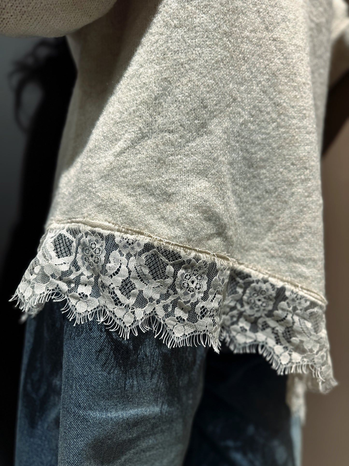 “MAGLIA CUT-OUT” have one