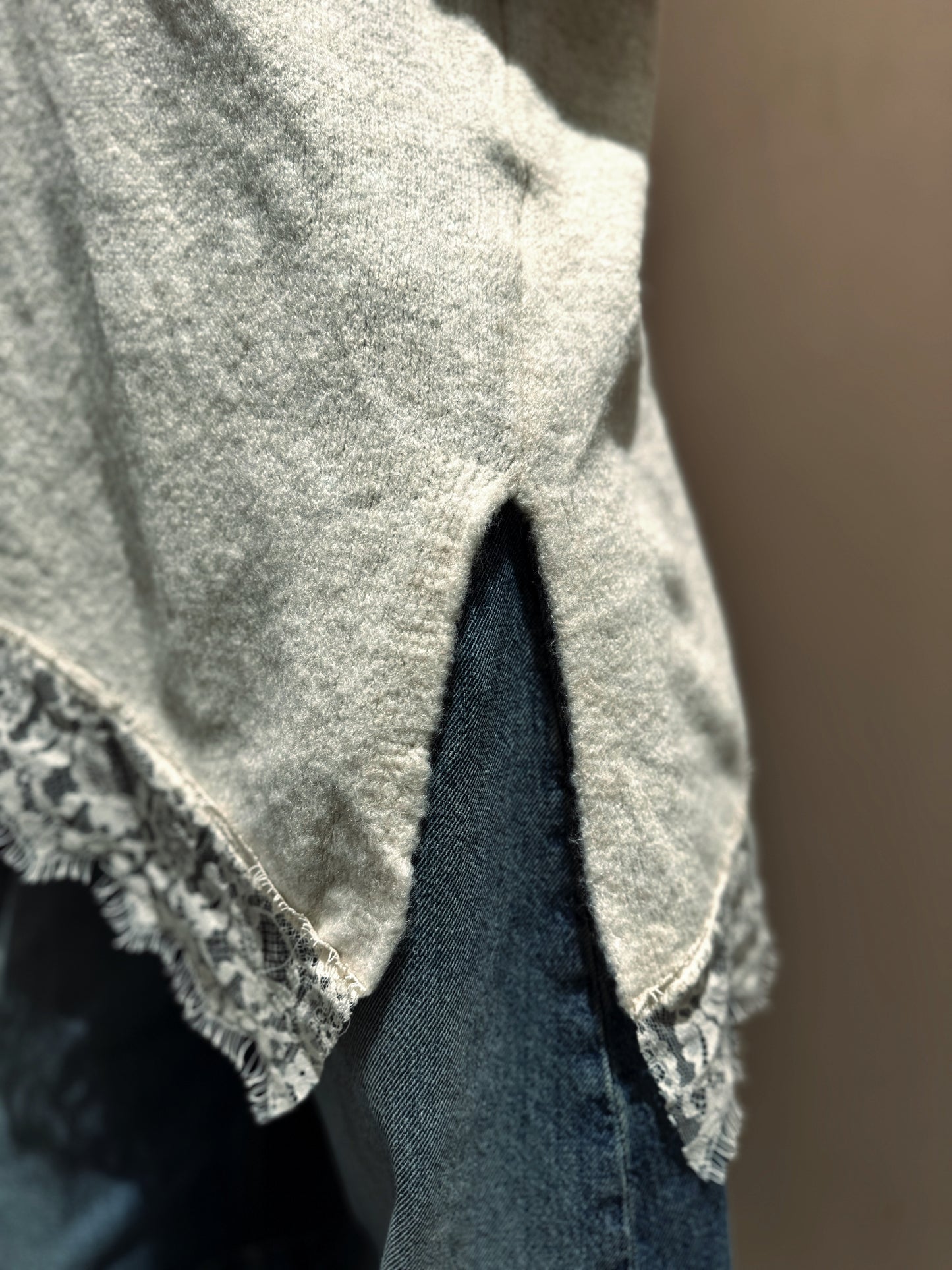 “MAGLIA CUT-OUT” have one