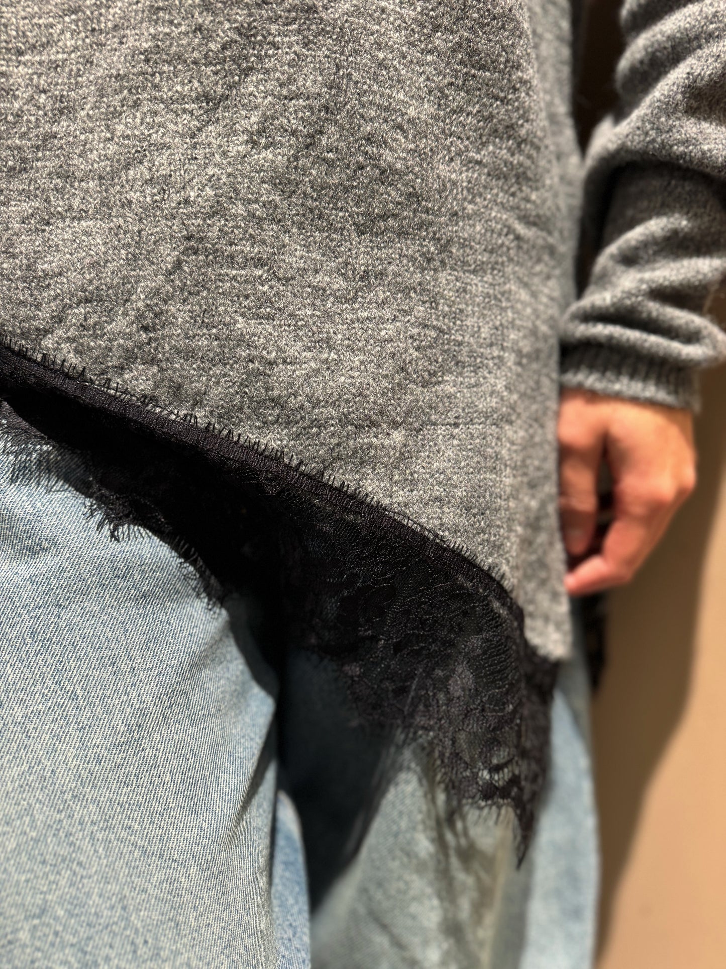 “MAGLIA CUT-OUT” have one