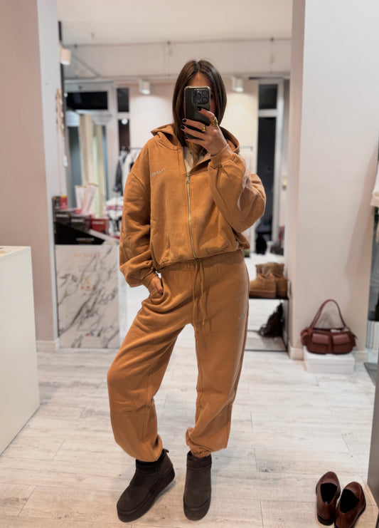 “PANTALONE TUTA” kontatto