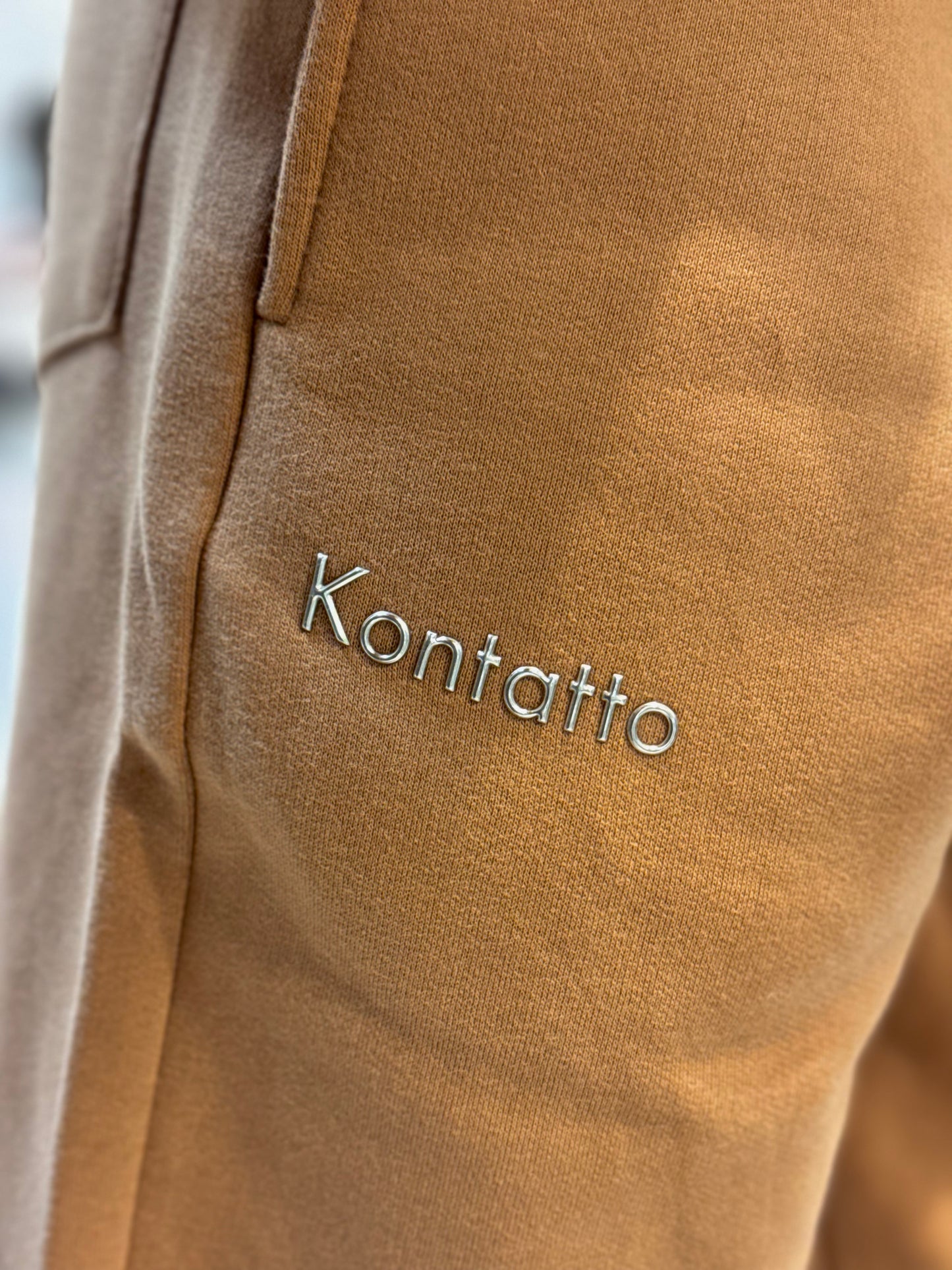 “PANTALONE TUTA” kontatto