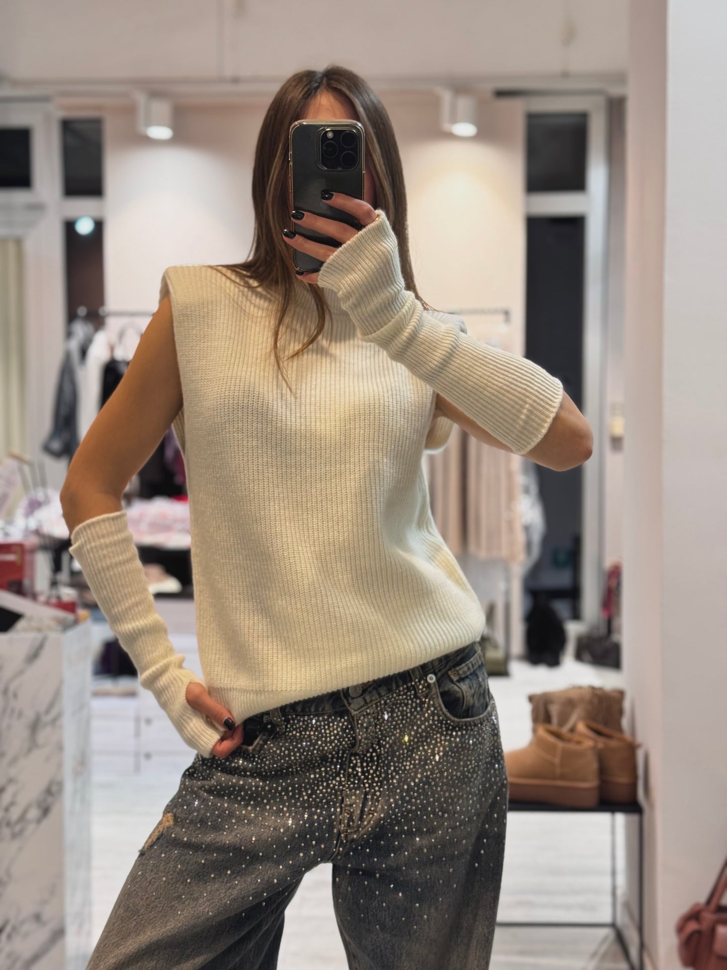 “GILET CON MANICOTTI” Kontatto