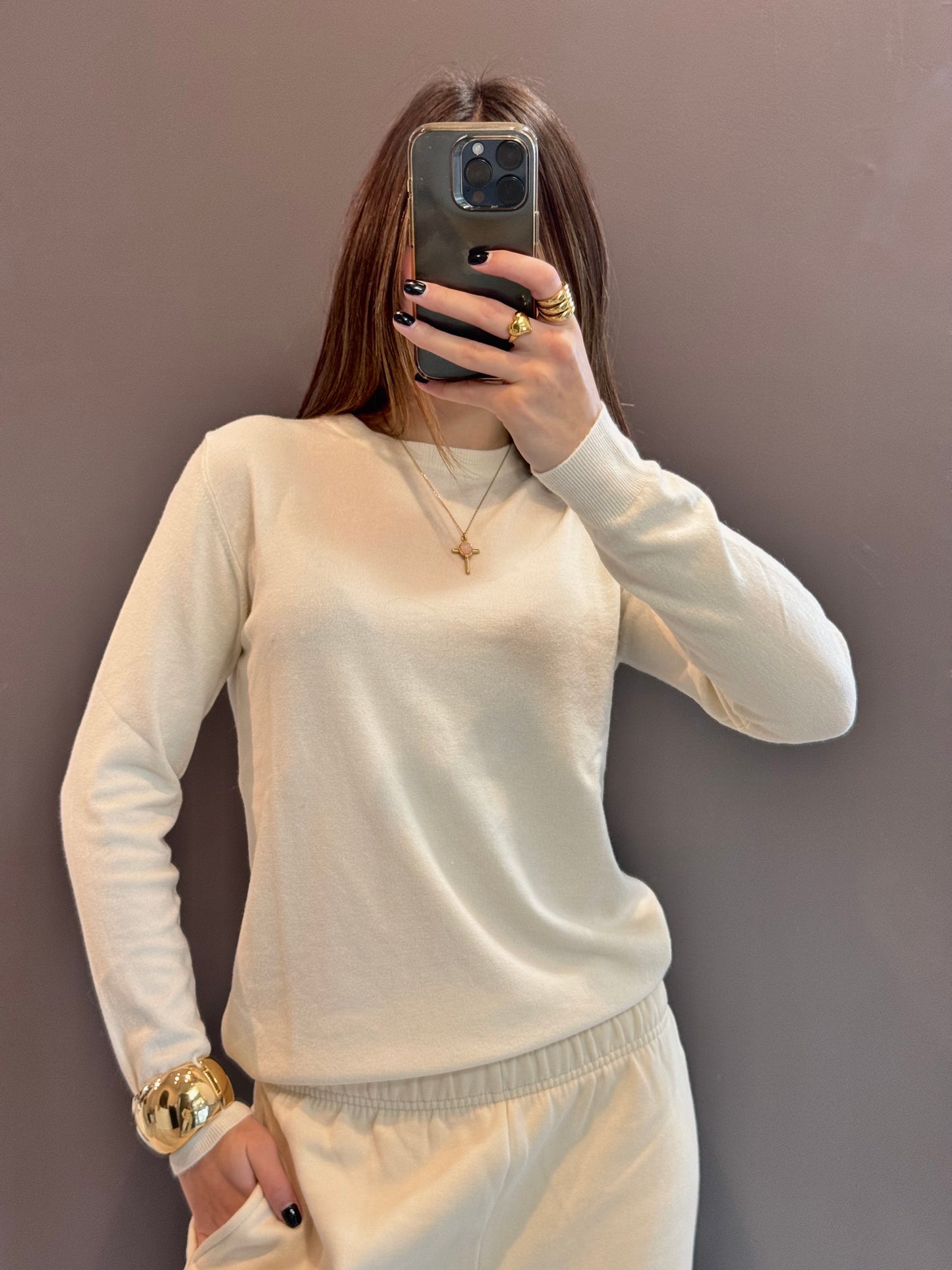 “MAGLIA GIROCOLLO” have one