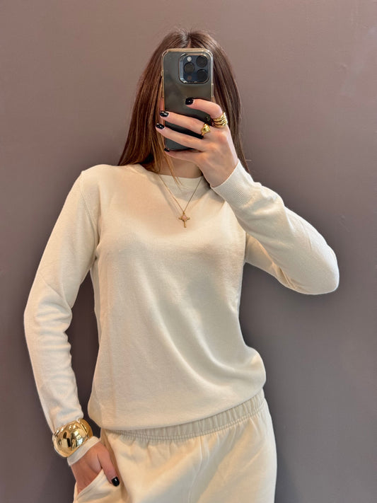 “MAGLIA GIROCOLLO” have one