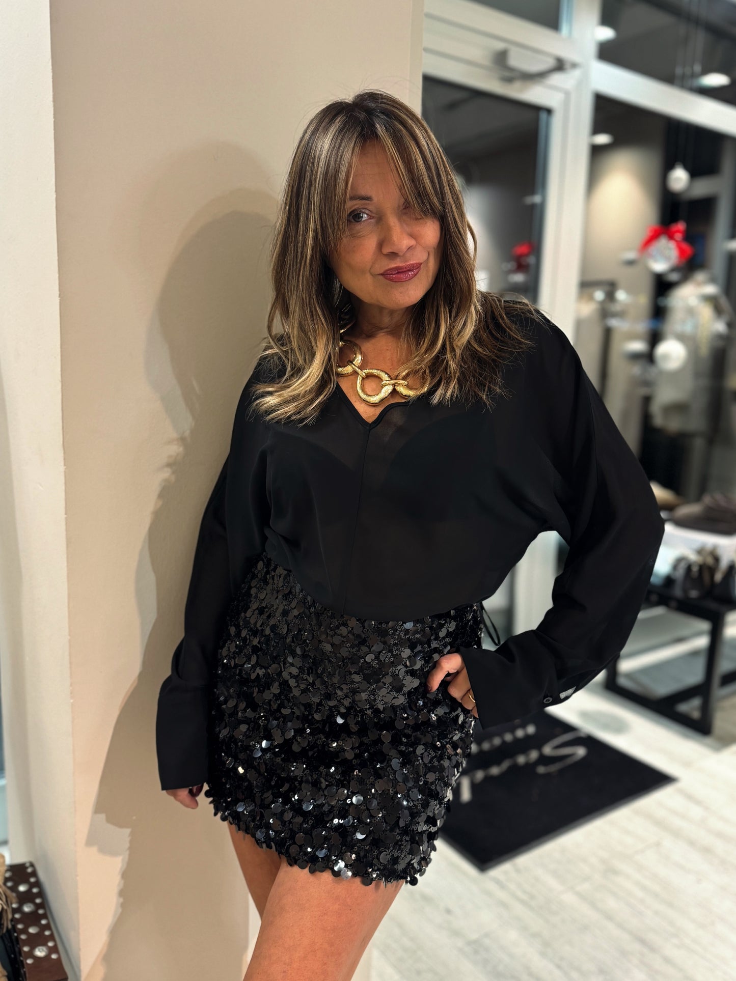 "ABITO EFFETTO DUE PEZZI" kontatto