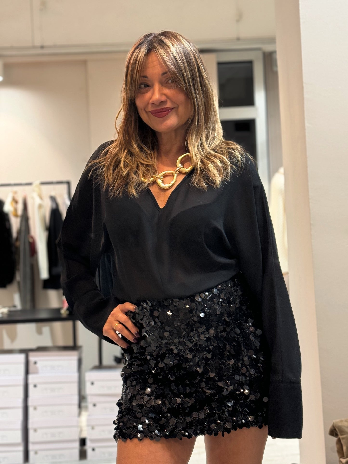 "ABITO EFFETTO DUE PEZZI" kontatto