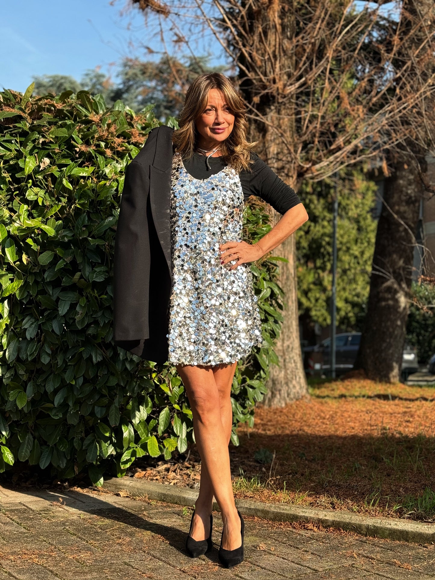 “ABITO PAILLETTES” Have one