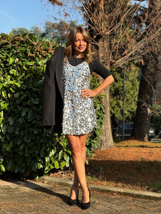 “ABITO PAILLETTES” Have one