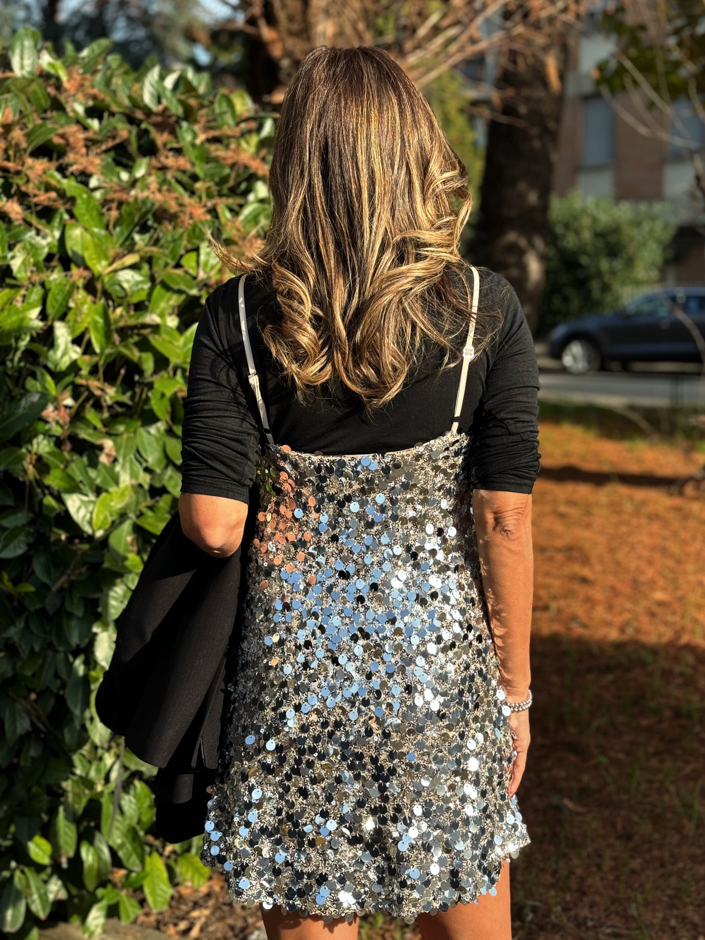 “ABITO PAILLETTES” Have one