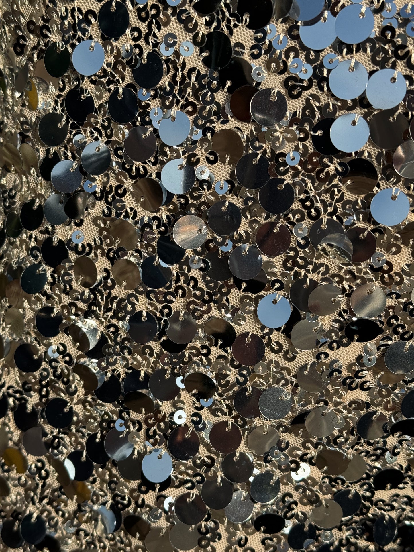 “ABITO PAILLETTES” Have one