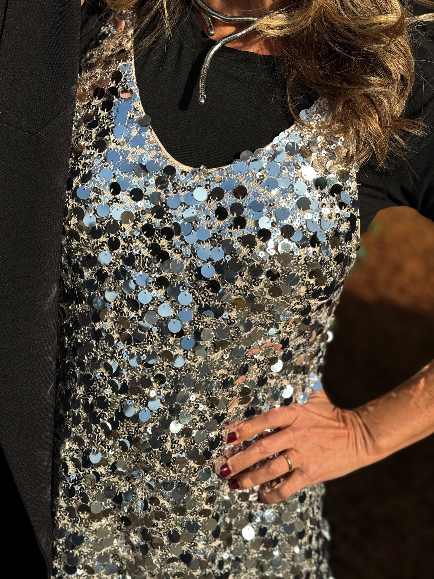 “ABITO PAILLETTES” Have one