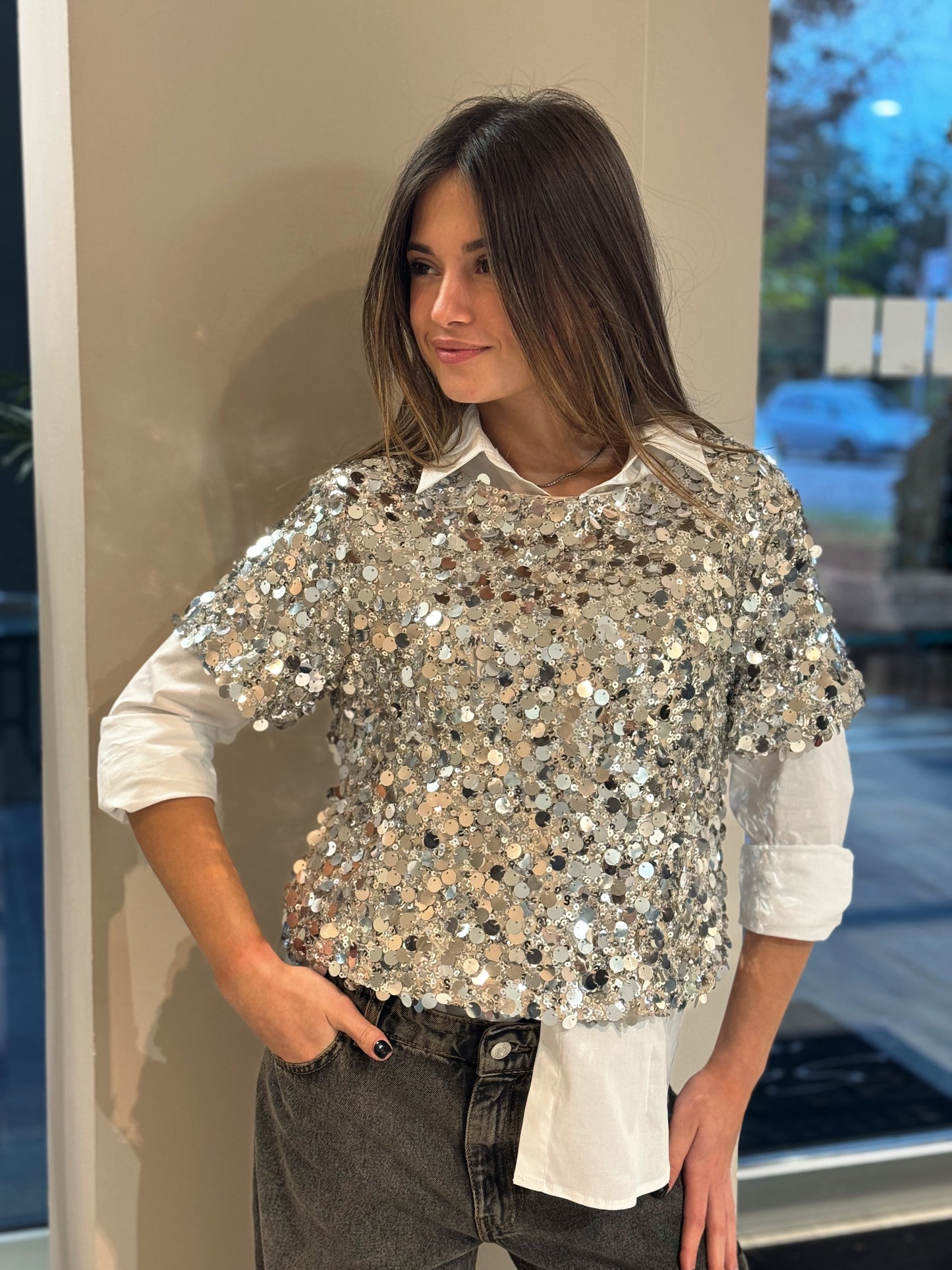 “MAGLIA IN PAILLETTES” have one